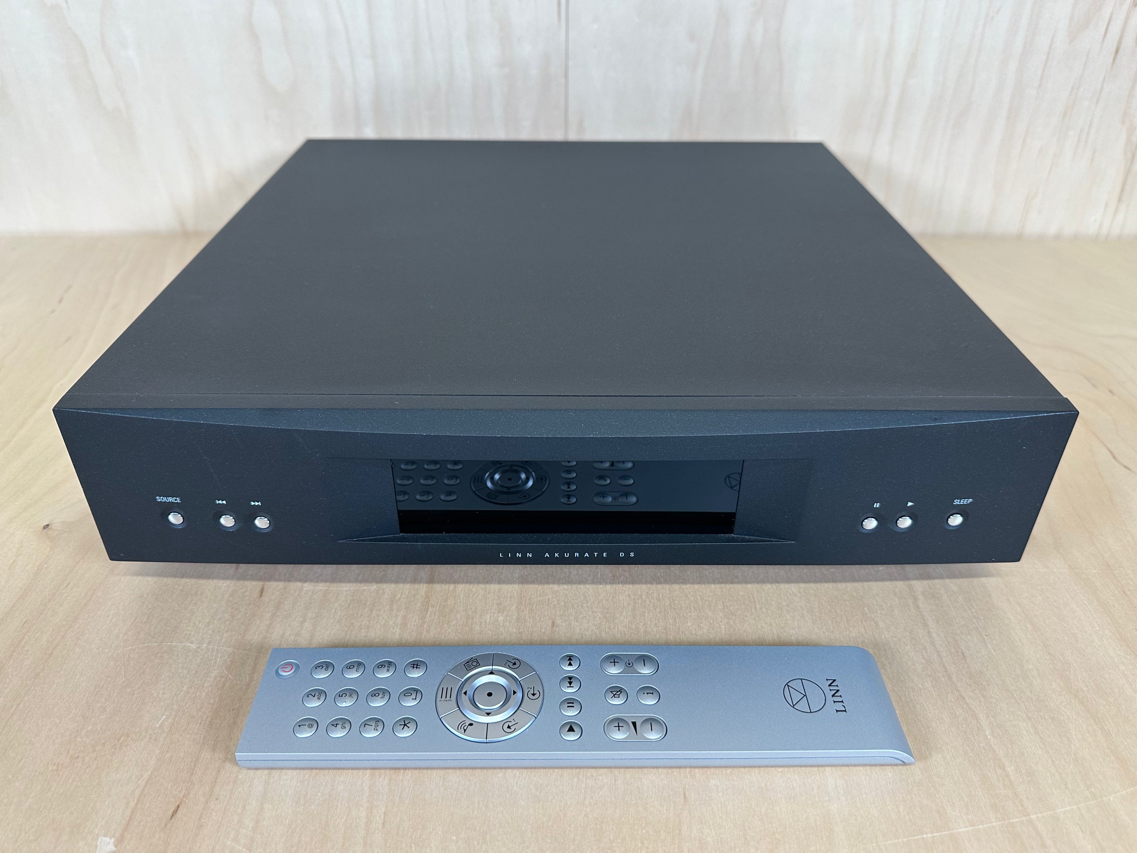 Linn Akurate DS 1 Digital Network Streamer W Linn Remote Record Mart HiFi linn-akurate-ds-1-digital-network-streamer-w-linn-remote-record-mart-hifi