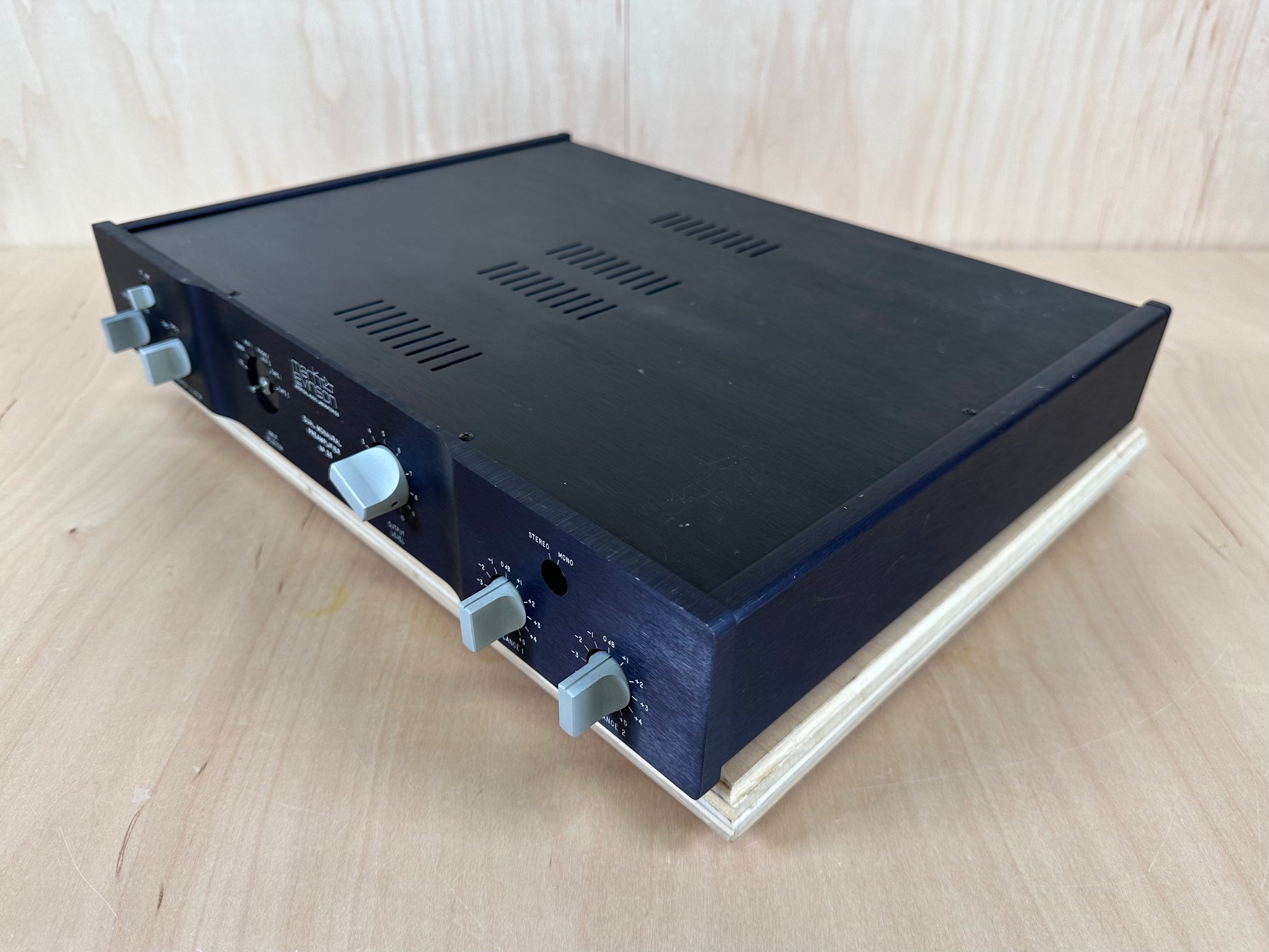 Mark Levinson Dual Monaural Preamplifier No.26 FOR PARTS