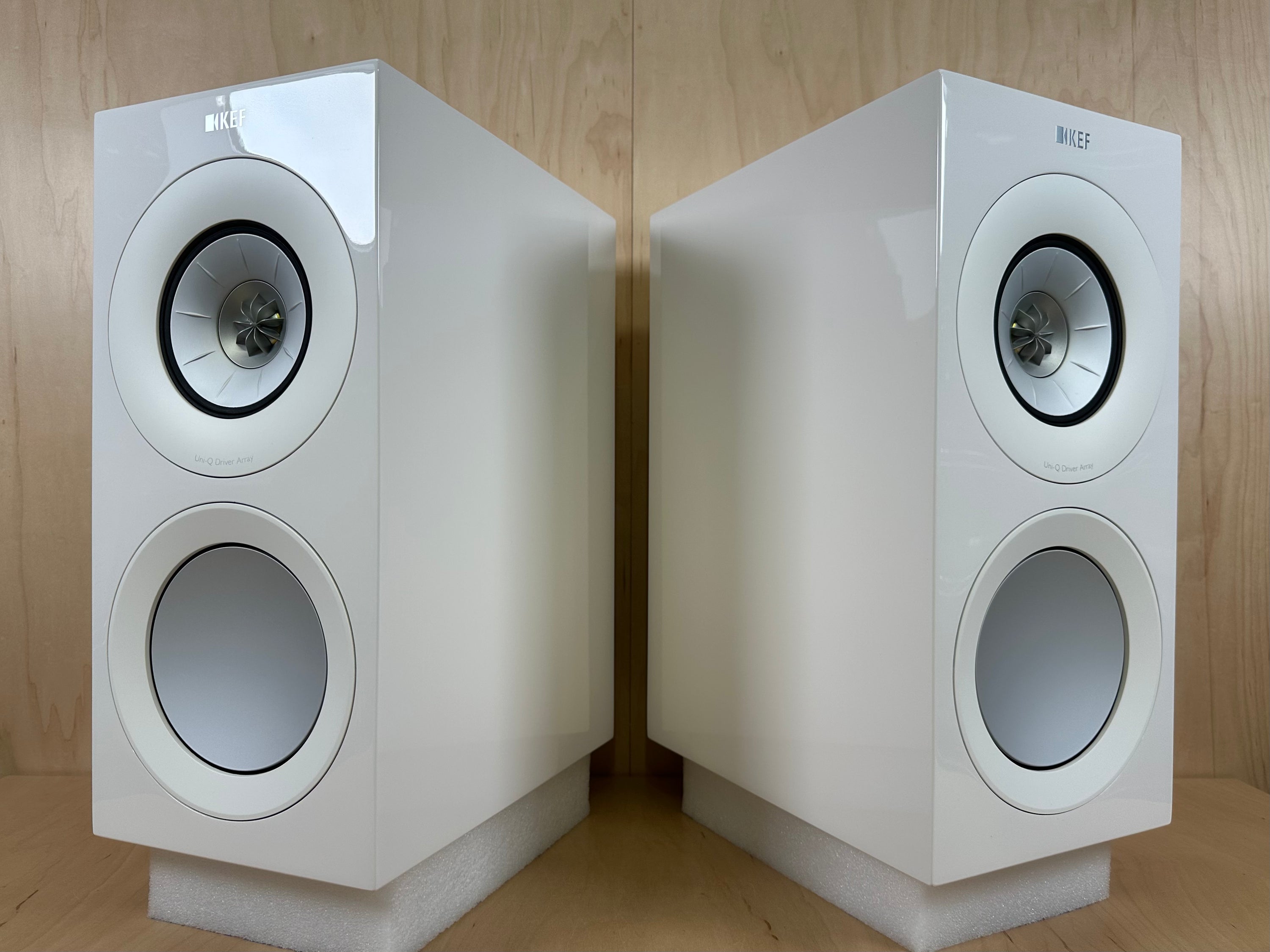 KEF R3 Speakers in Gloss White (NOT META)