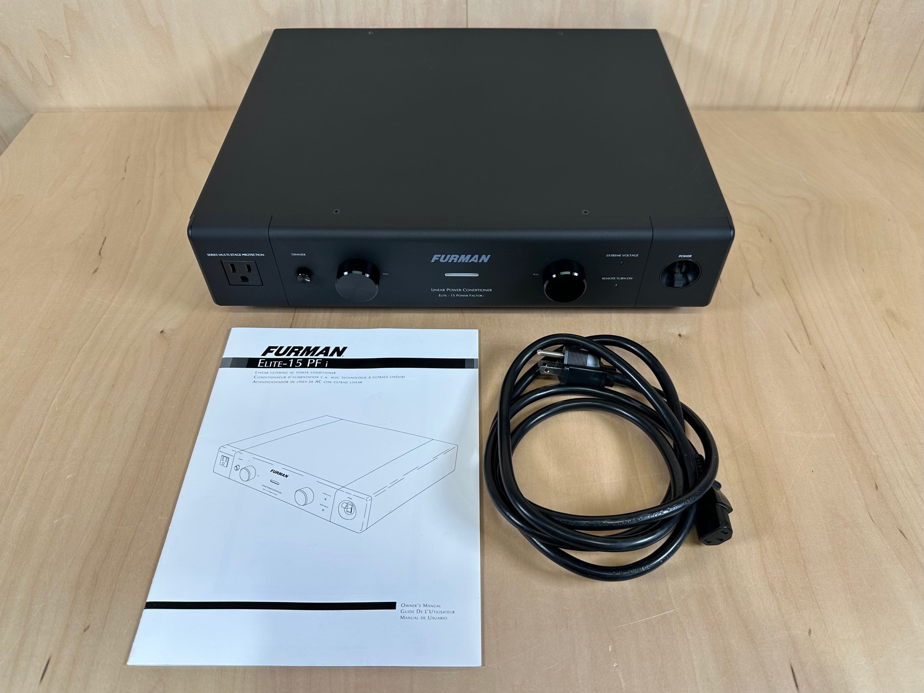 Furman Elite-15 PF i Linear Filtering AC Power Conditioner Orig Box
