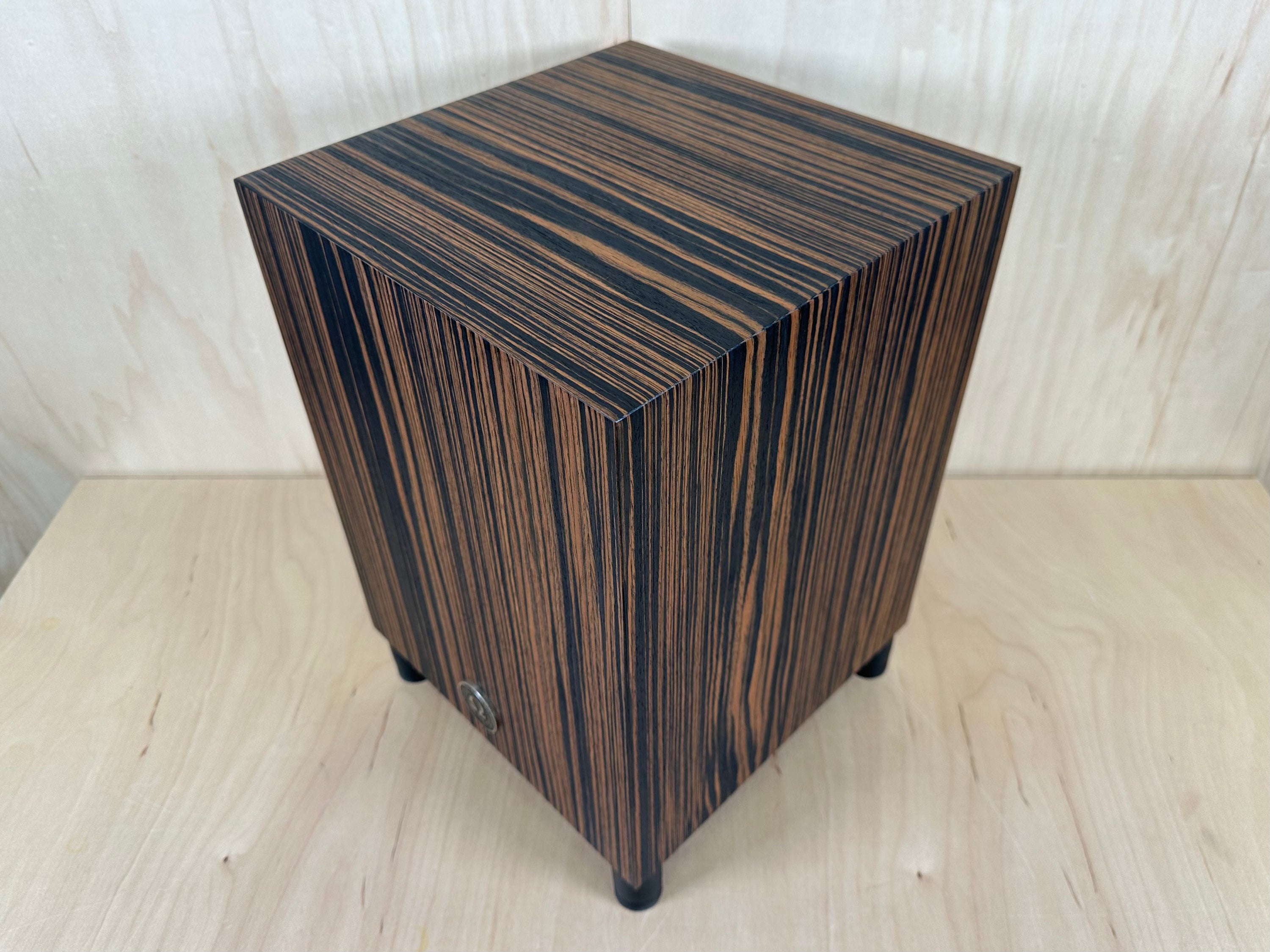 Omega Speaker Systems Deep Hemp 8 Macassar Ebony 2022 Subwoofer