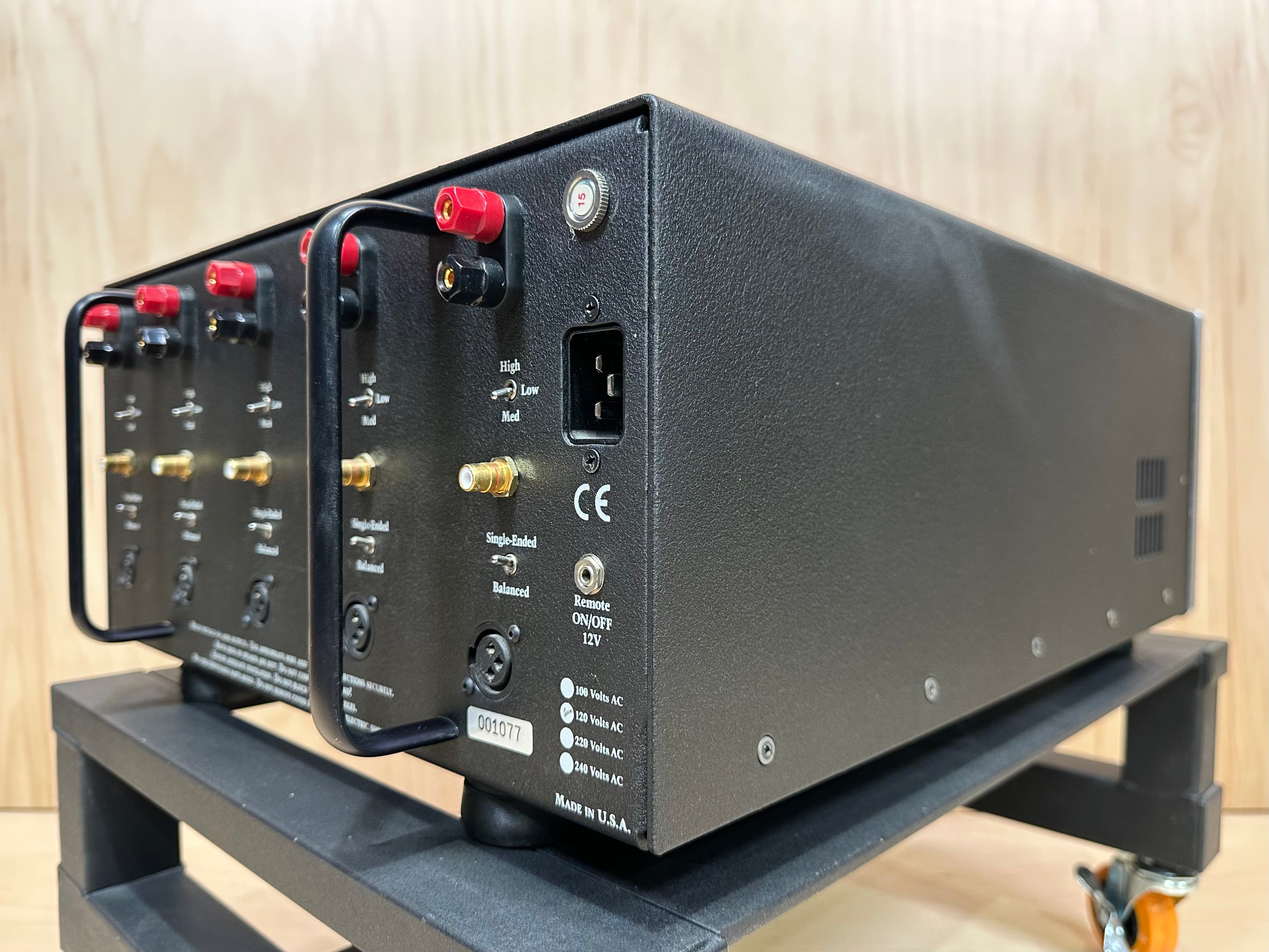 EAD PM2000 Enlightened Audio Designs PowerMaster 2000 Amplifier