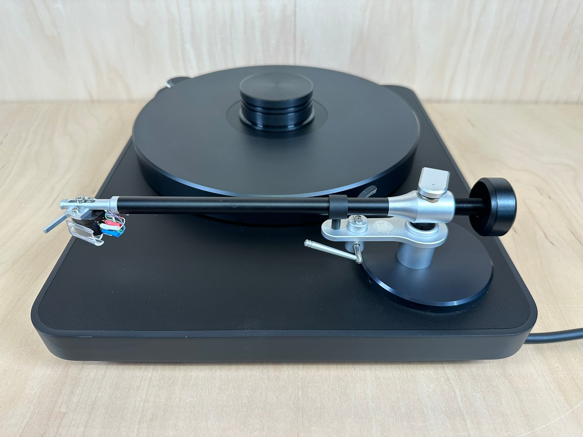 Clearaudio Concept Black Turntable w/Performer V2 Cartridge & MCRU Linear Power Supply and Dust Cover