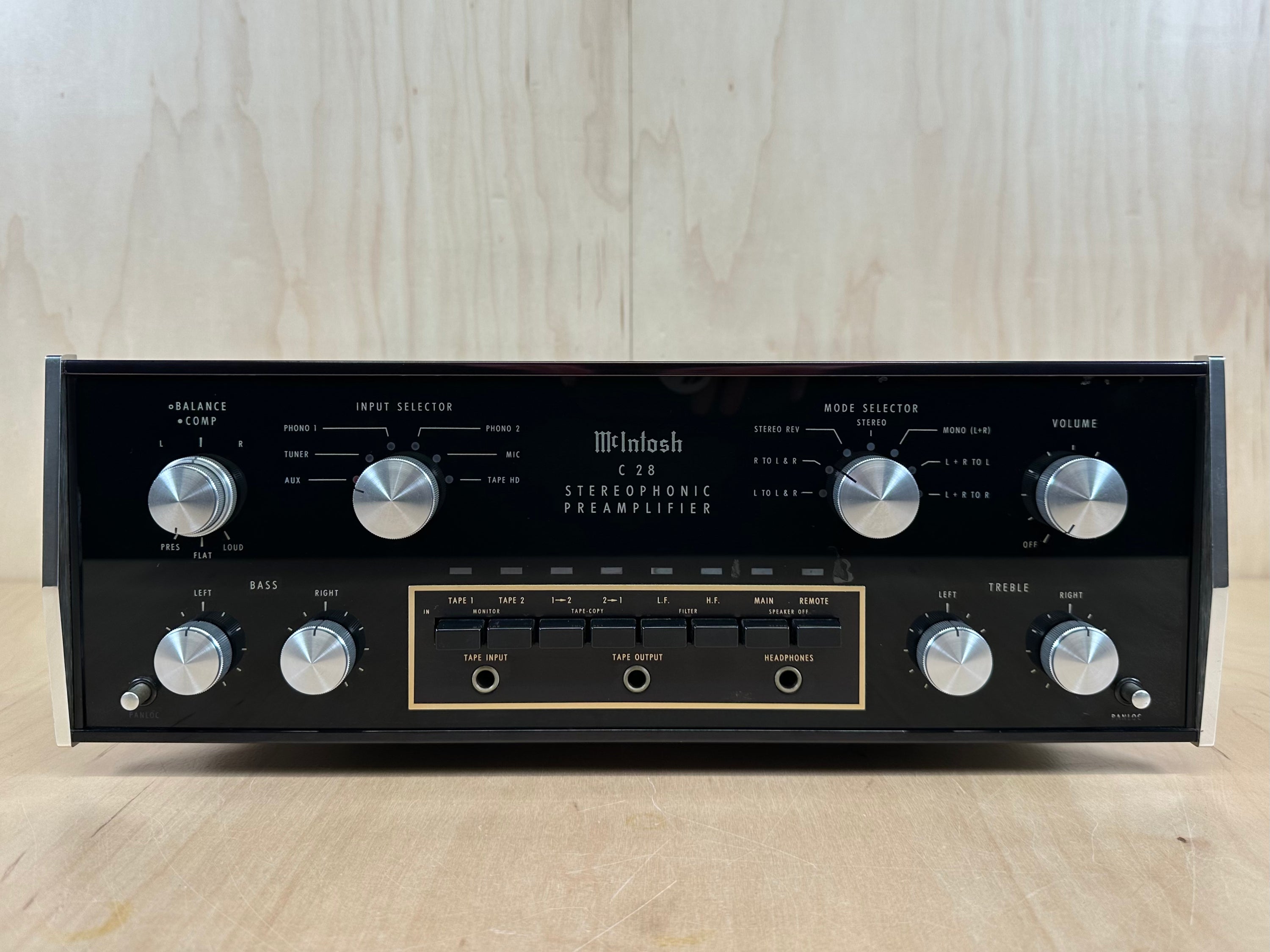McIntosh C28 Stereophonic Preamplifier