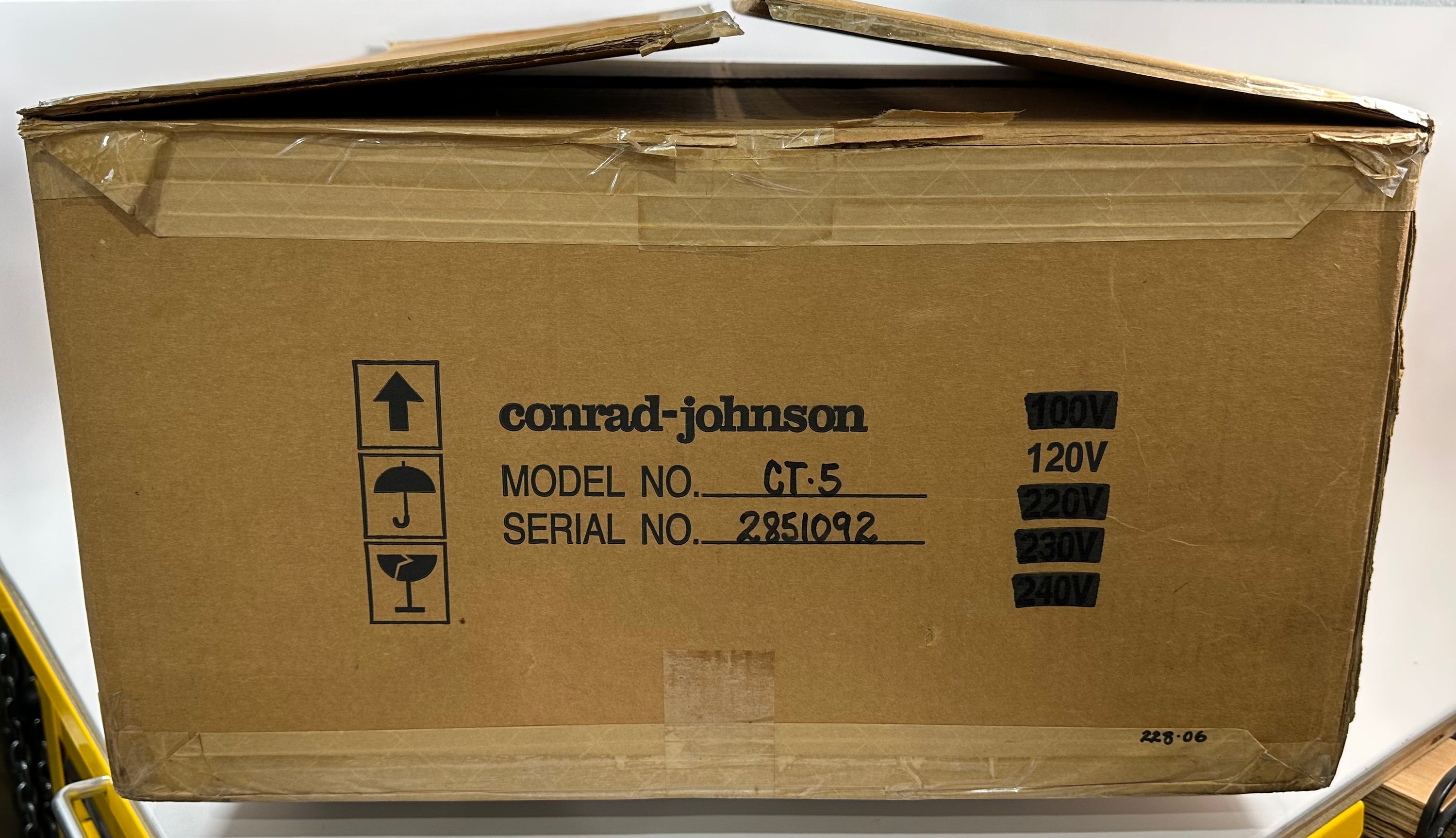 Conrad Johnson CT5 Composite Triode Preamplifier