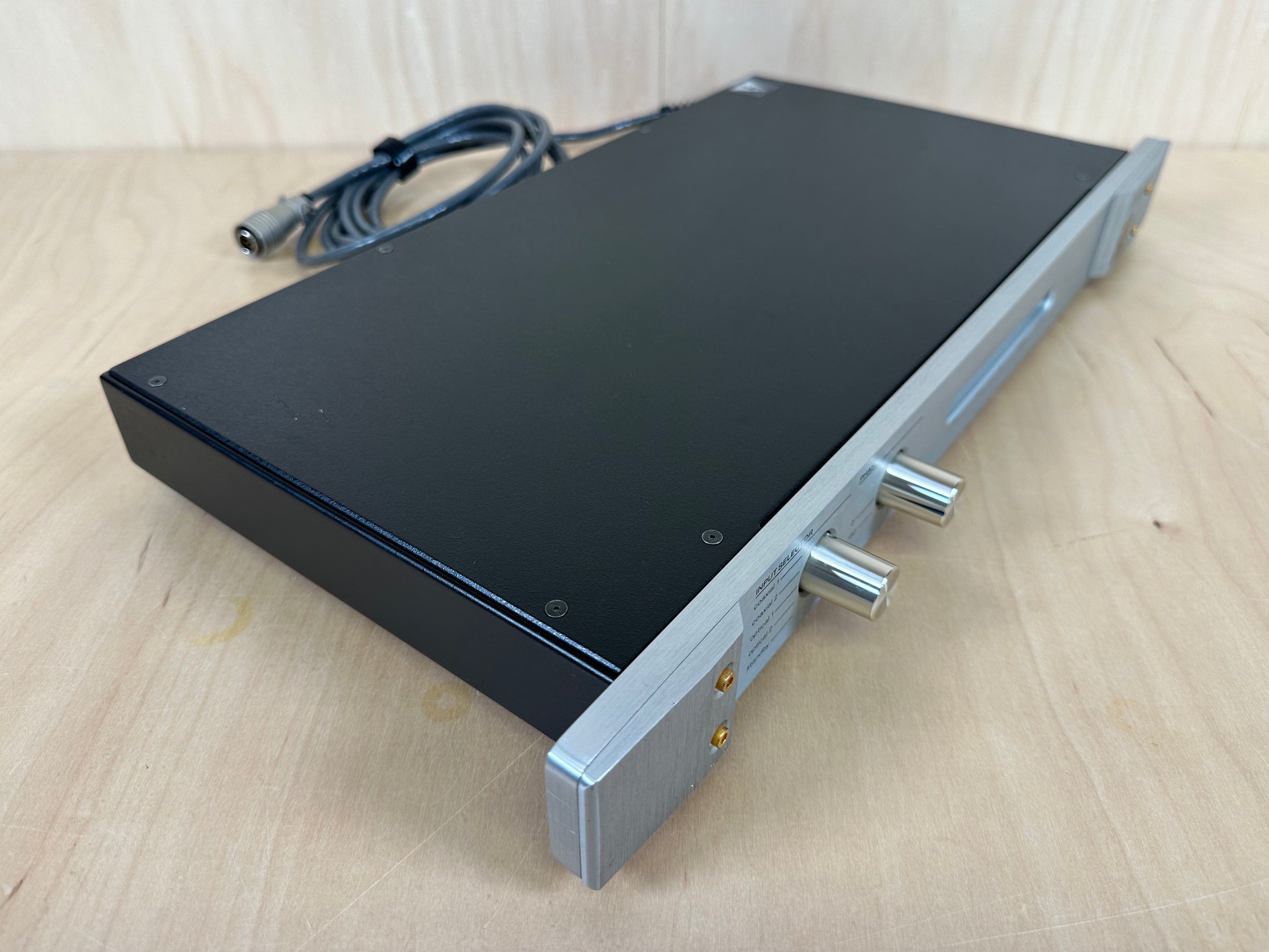 Threshold DAC 1/e Digital Processor DAC Silver w/Power Supply
