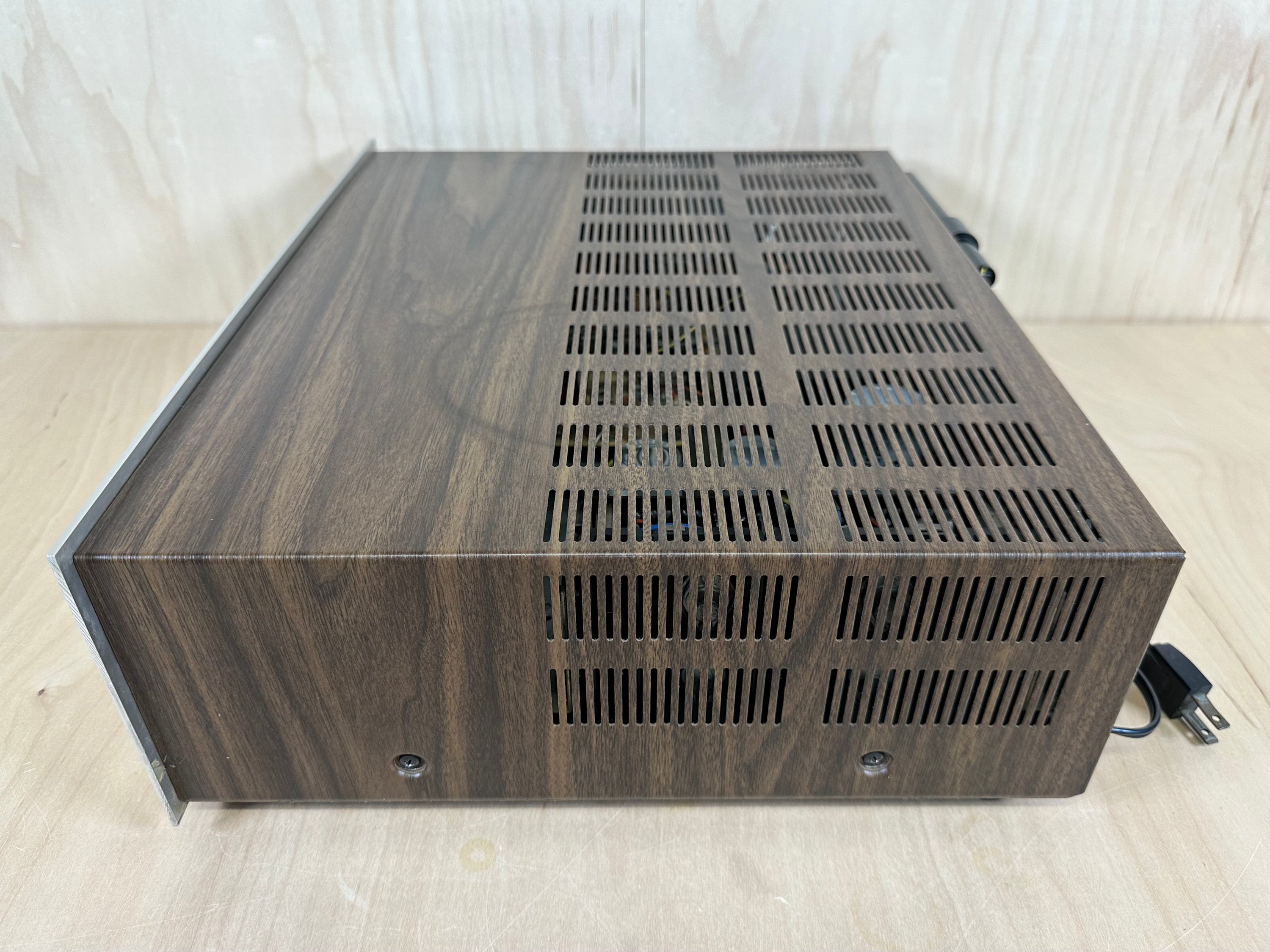 Marantz Model 2215 Receiver