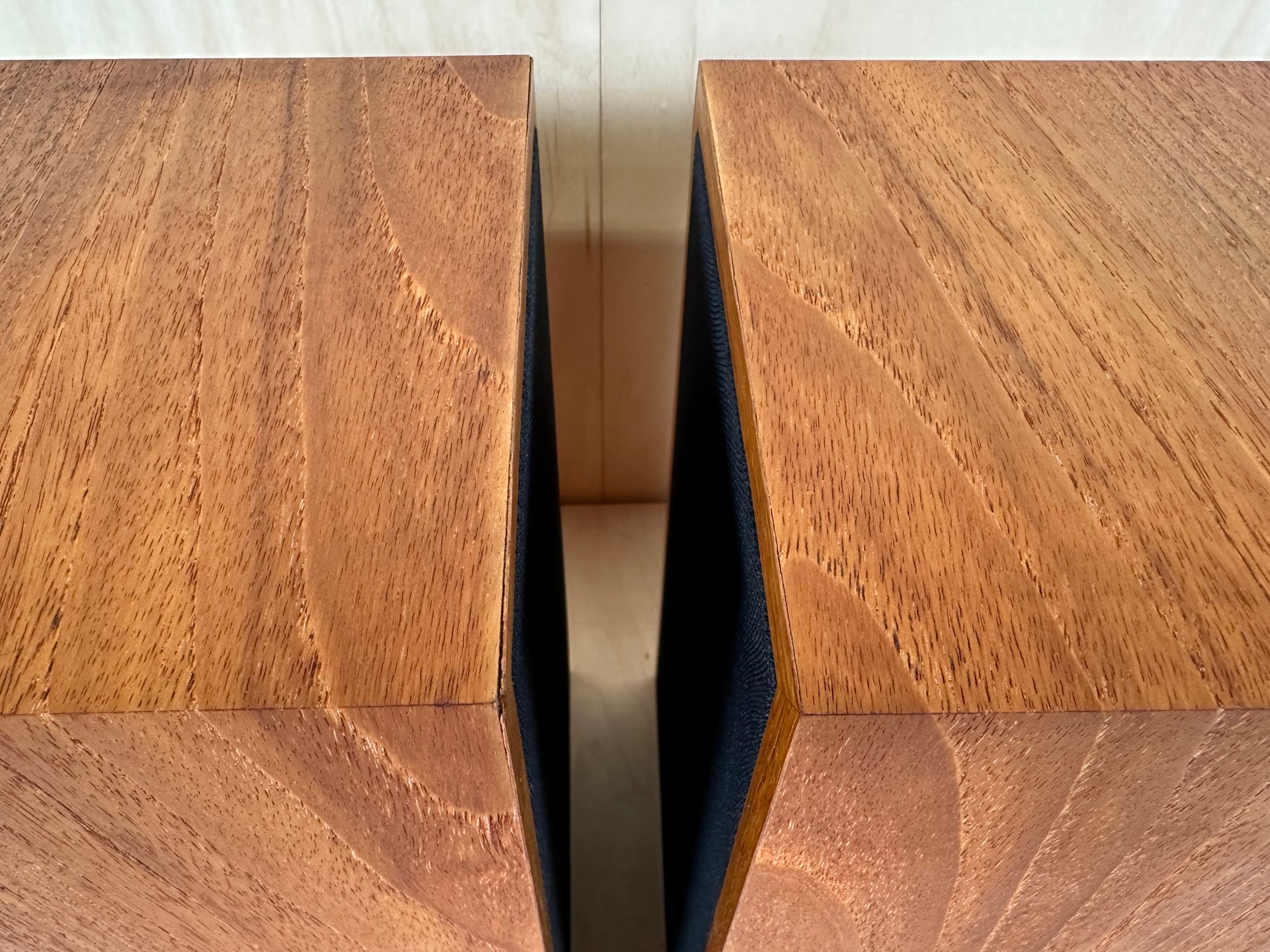 Linn Kan Speakers Bi-Wireable w/Consecutive Serial Numbers