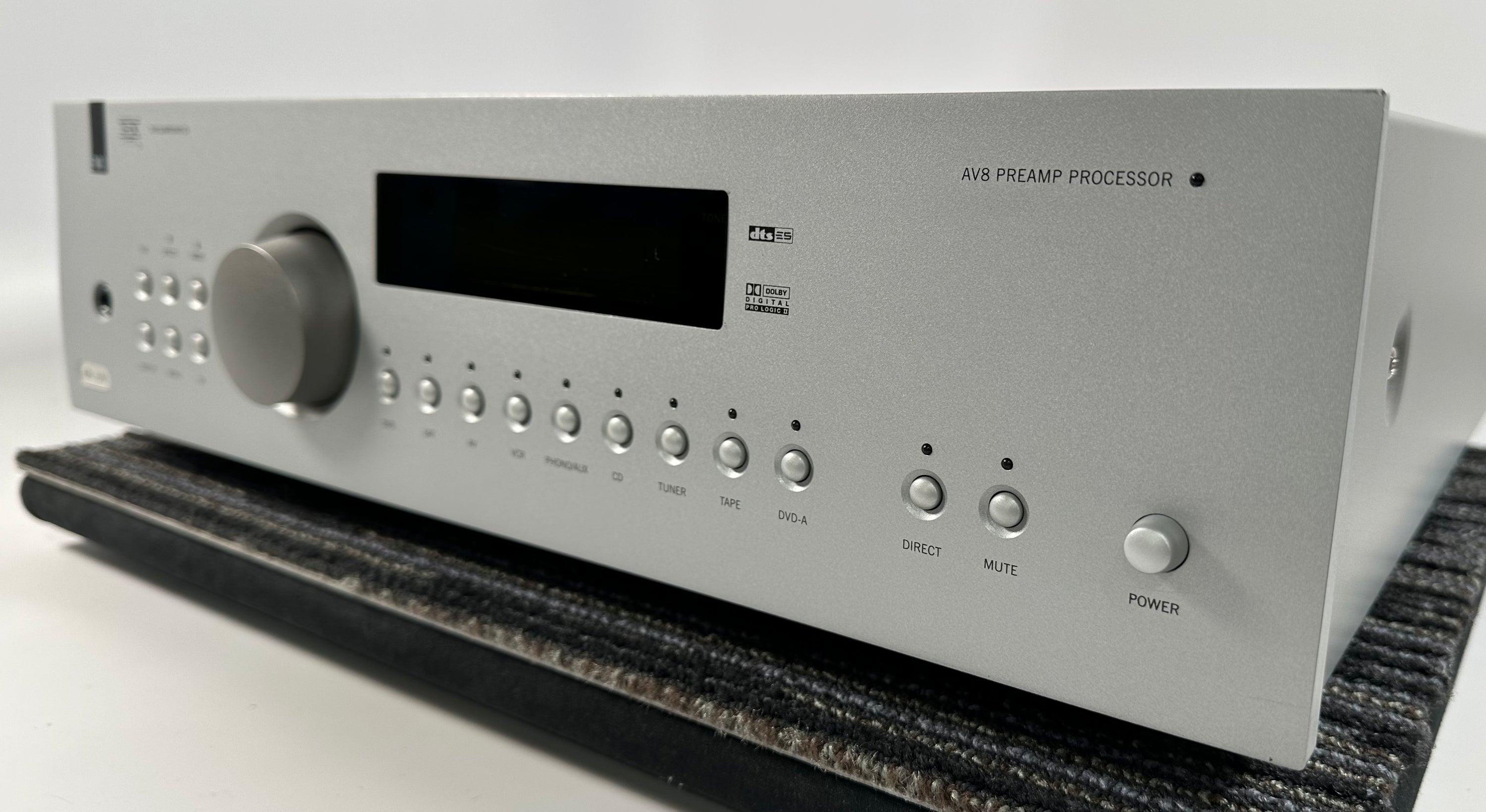 Arcam FMJ AV8 Preamp Processor Multi Channel THX w/Remote