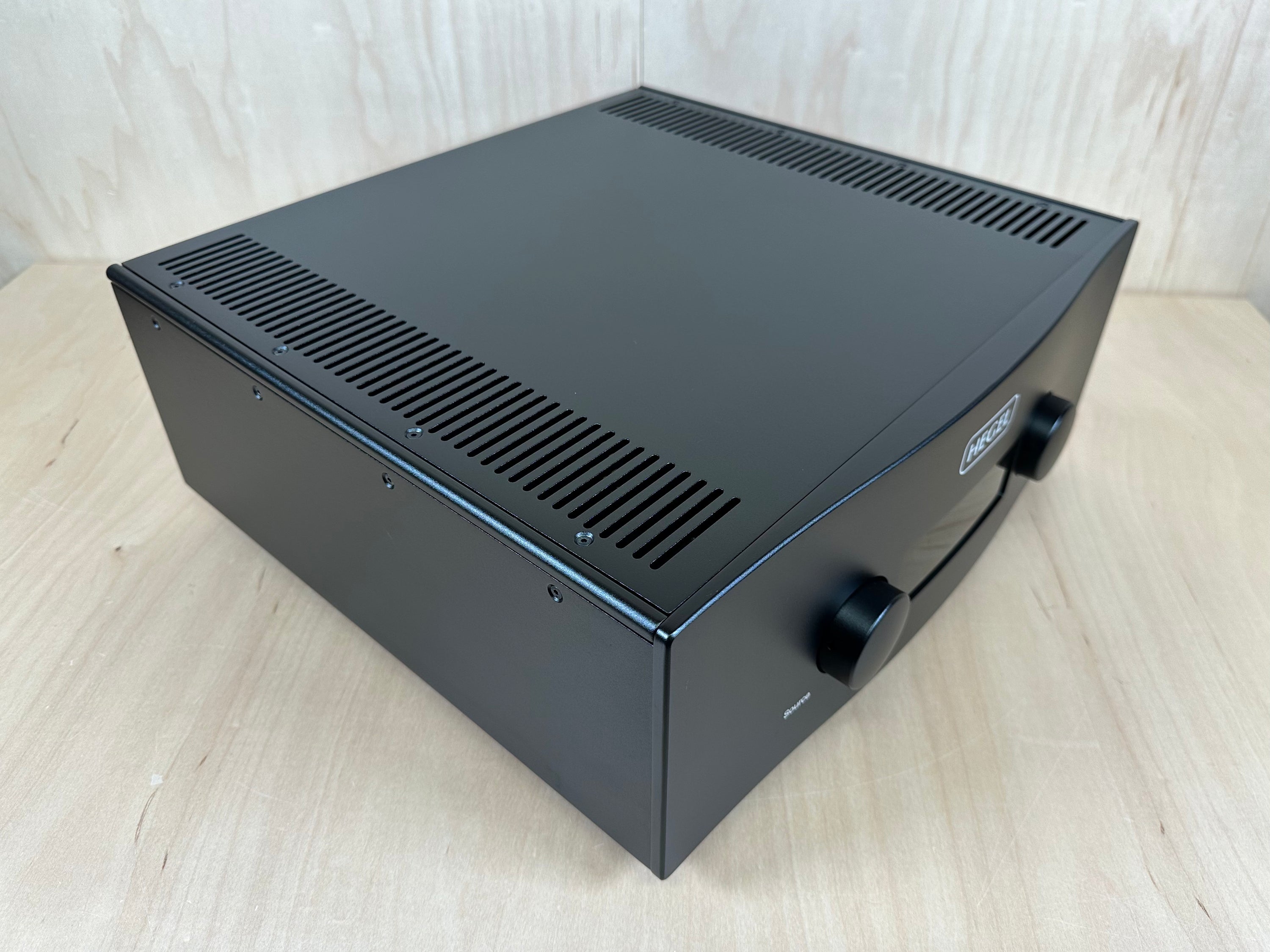 Hegel H590 Flagship Integrated Amp w/Remote and Original Box