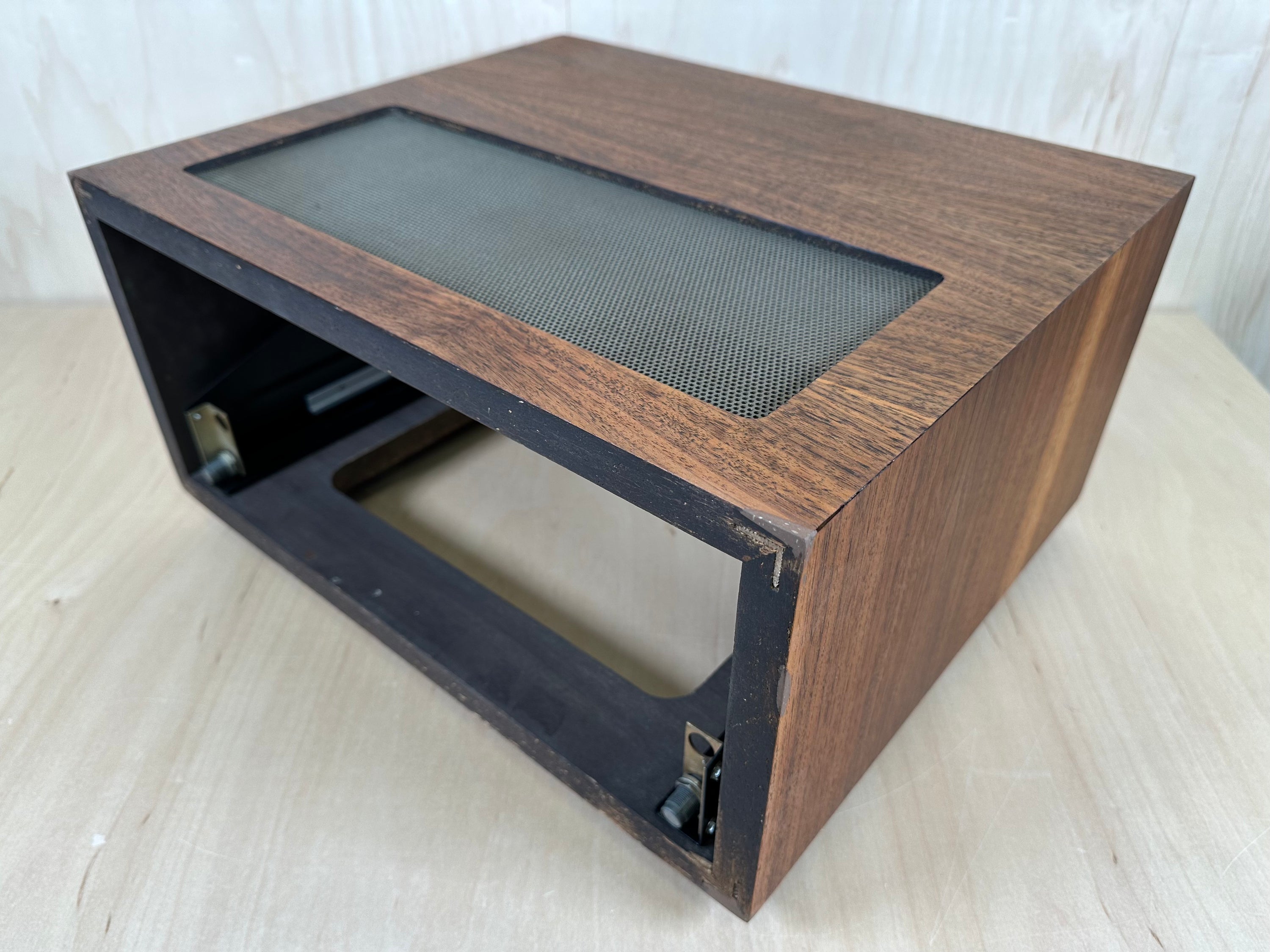 Mcintosh L21 Cabinet w/Panlocs and Slant Legs