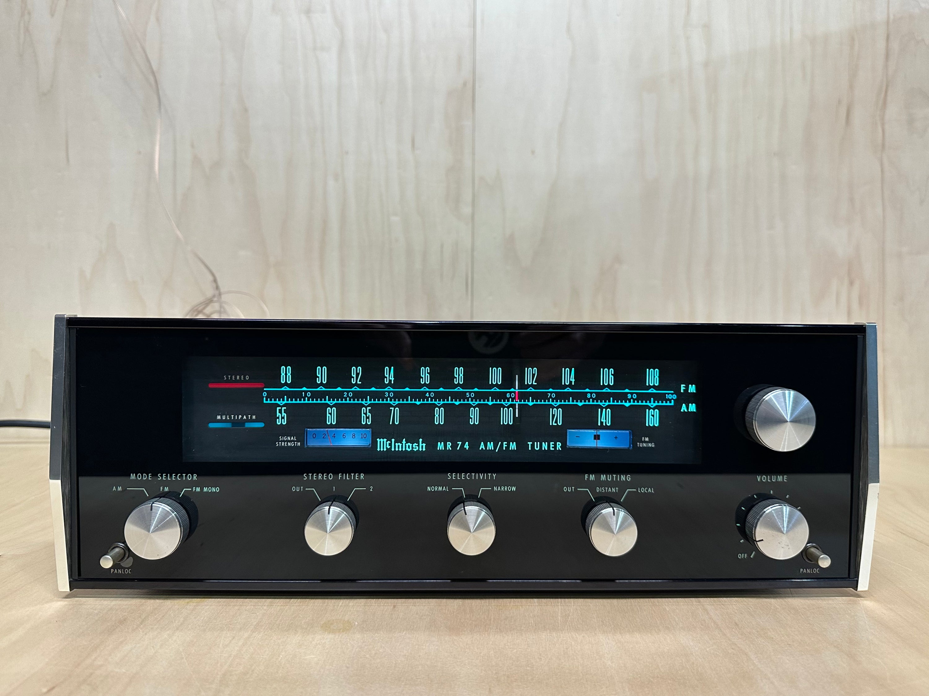 McIntosh Model MR 74 Stereophonic AM/FM Tuner w/New Factory Box