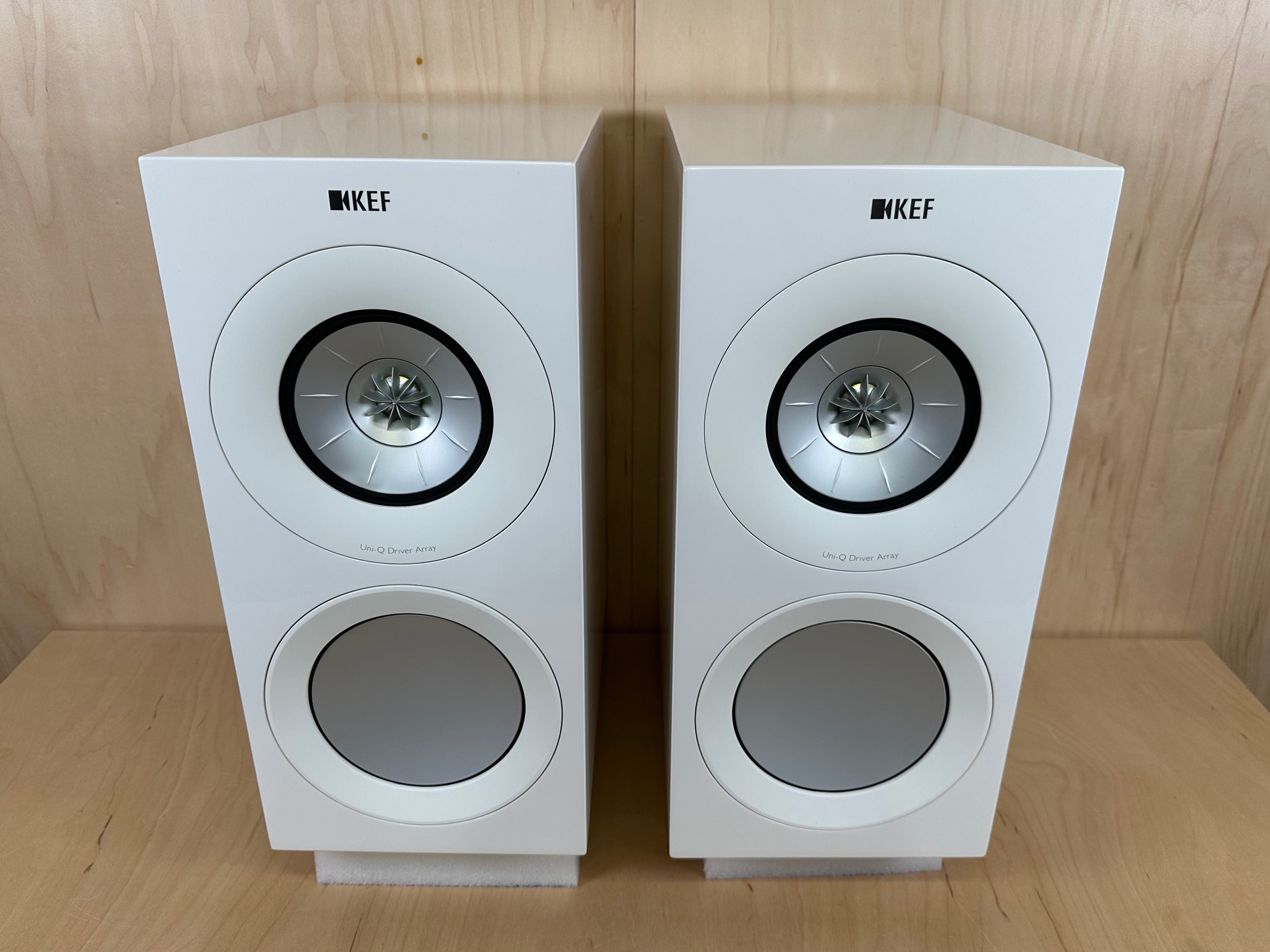 KEF R3 Speakers in Gloss White (NOT META)