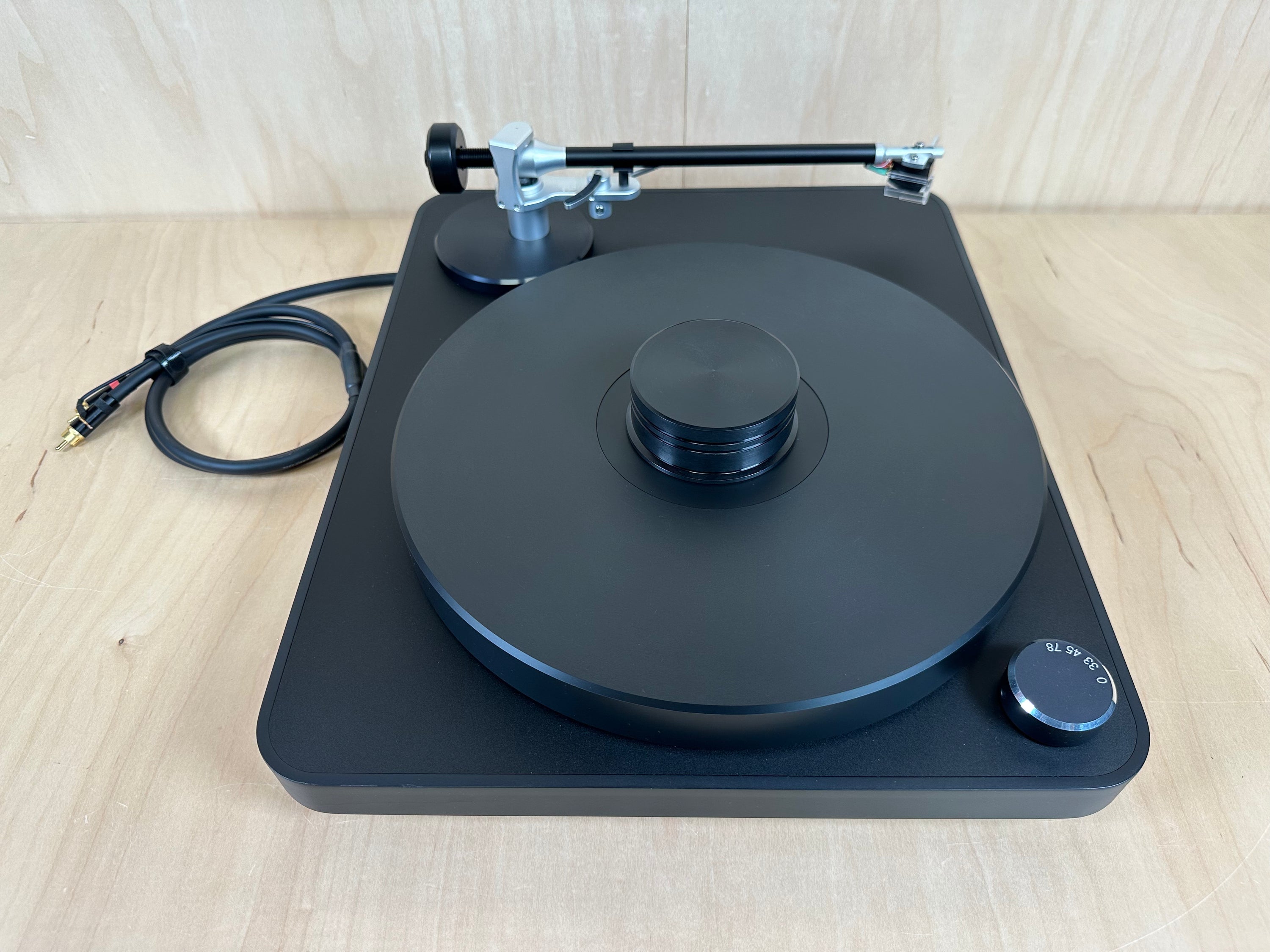 Clearaudio Concept Black Turntable w/Performer V2 Cartridge & MCRU Linear Power Supply and Dust Cover