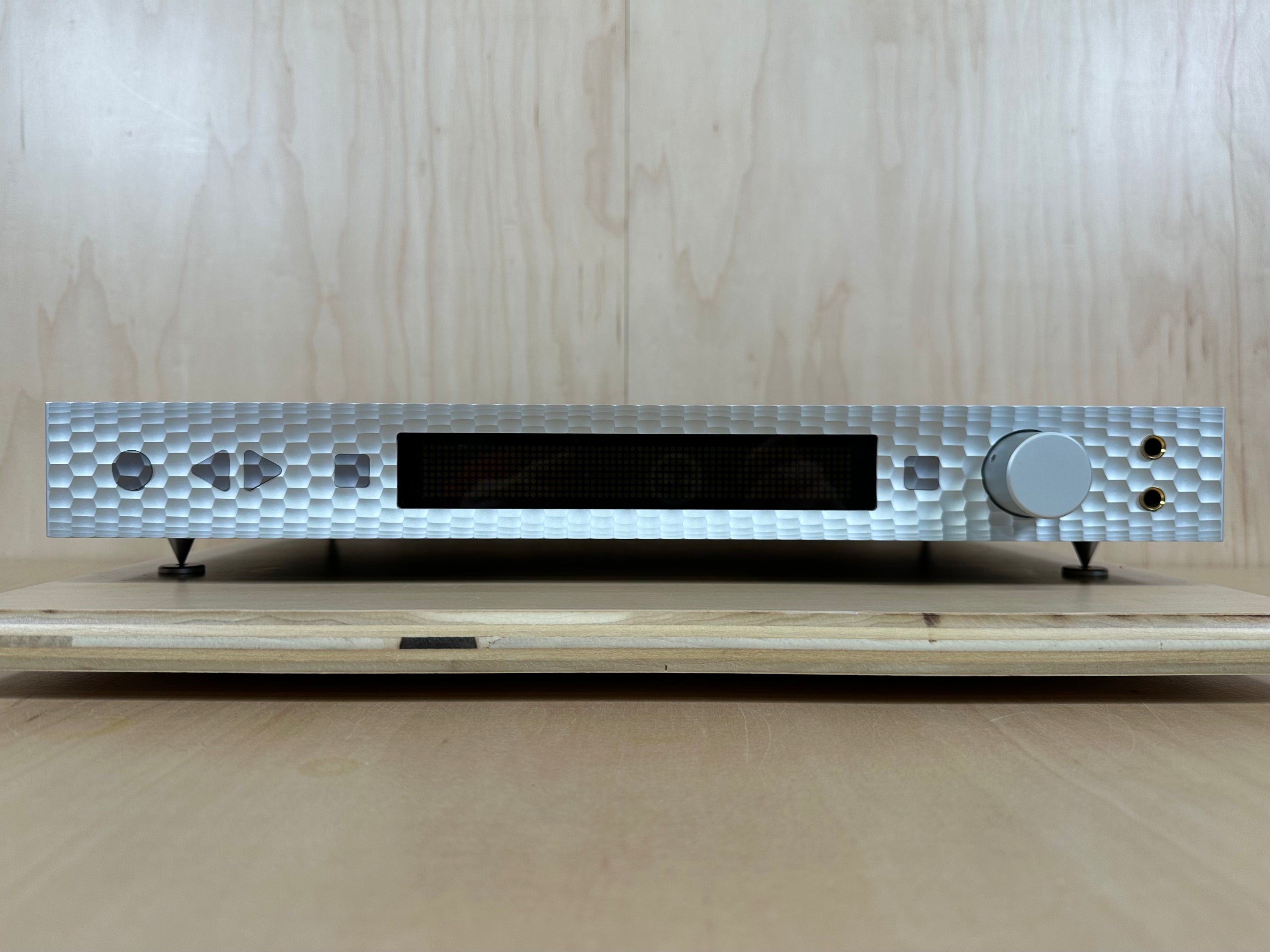 MYTEK Manhattan II DAC - Preamplifier - Headphone amp w/New LED Display