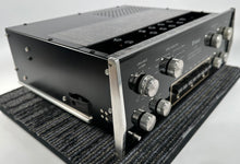 Load image into Gallery viewer, Mcintosh C28 Preamplifier