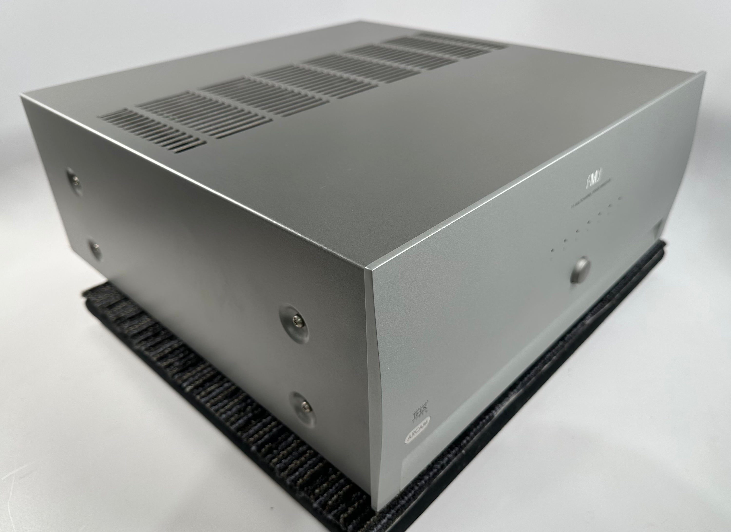 Arcam FMJ P7 Multichannel Power Amplifier