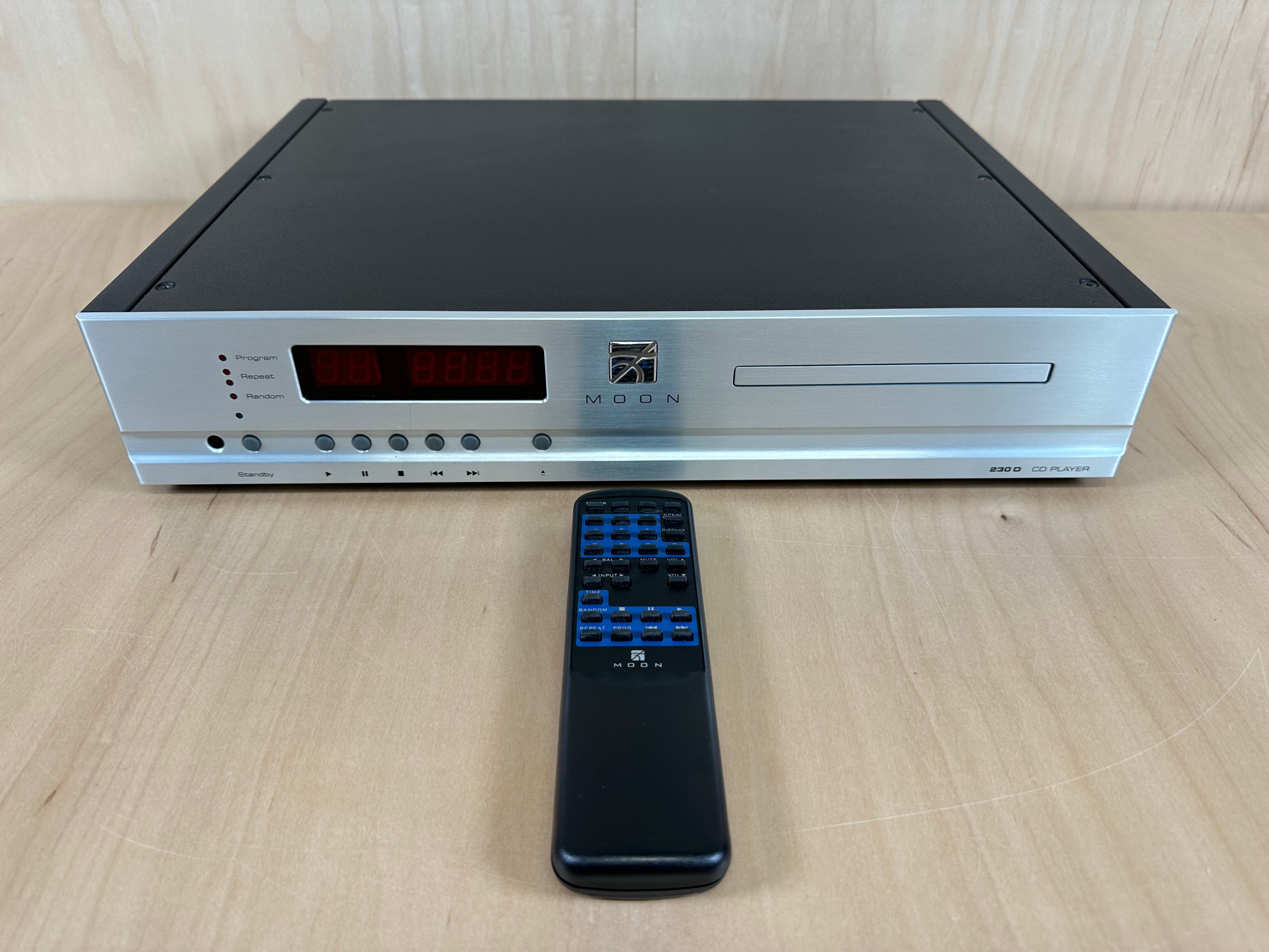 Moon 230D CD Player by Simaudio w/Remote – Record Mart HiFi