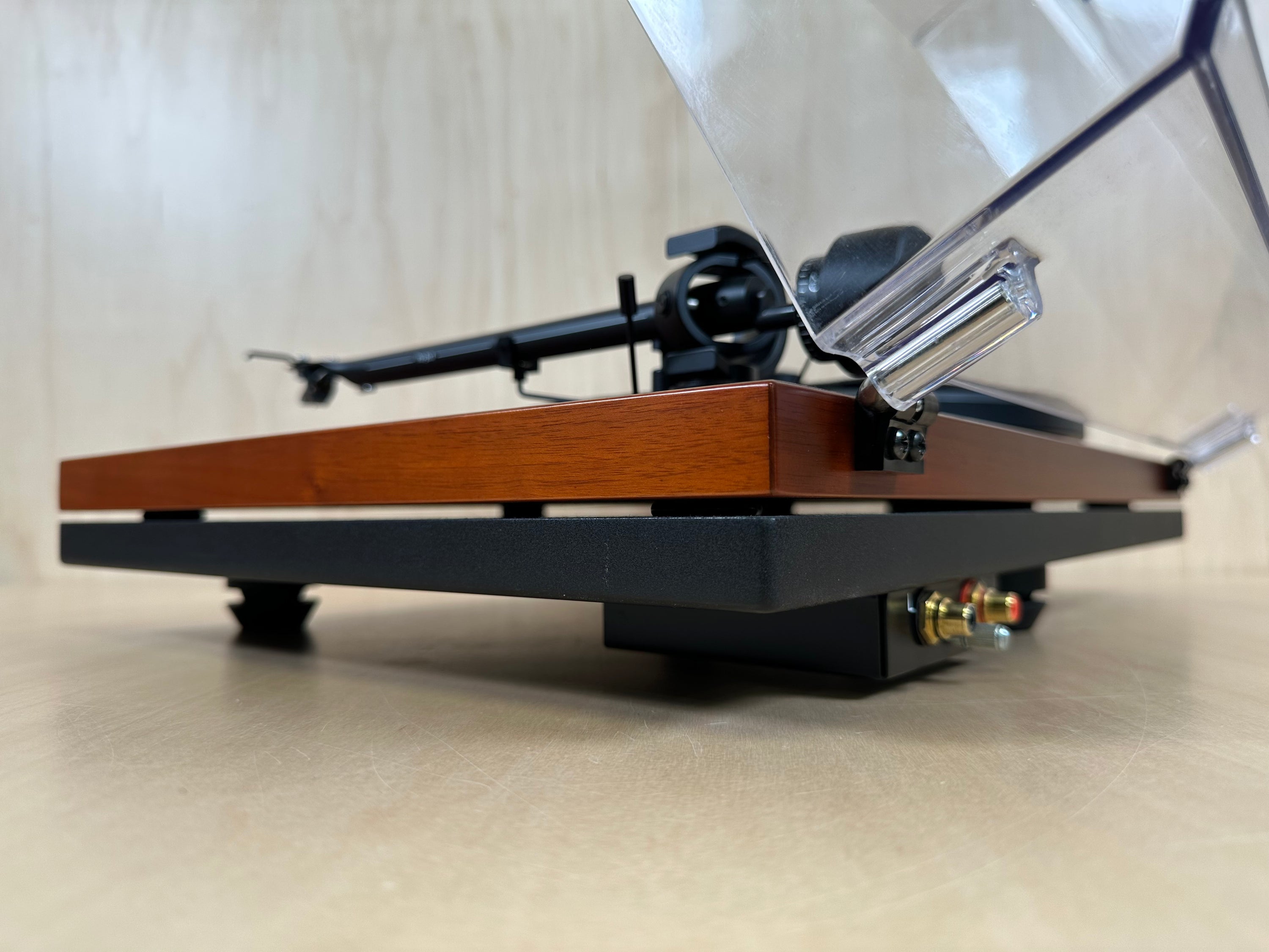 Music Hall mmf-5.1 SE Turntable w/Goldring 1022GX Cartridge