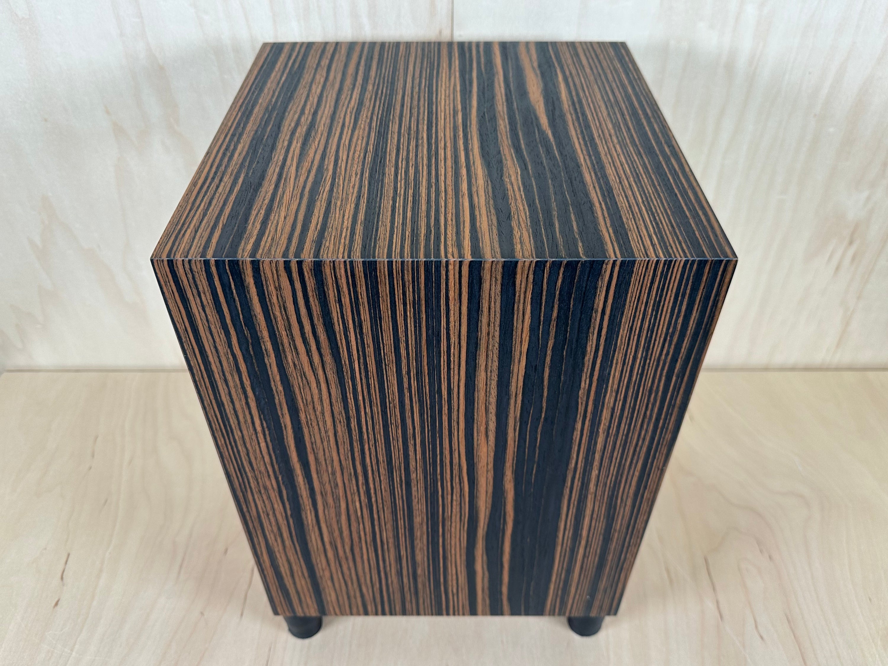 Omega Speaker Systems Deep Hemp 8 Macassar Ebony 2022 Subwoofer