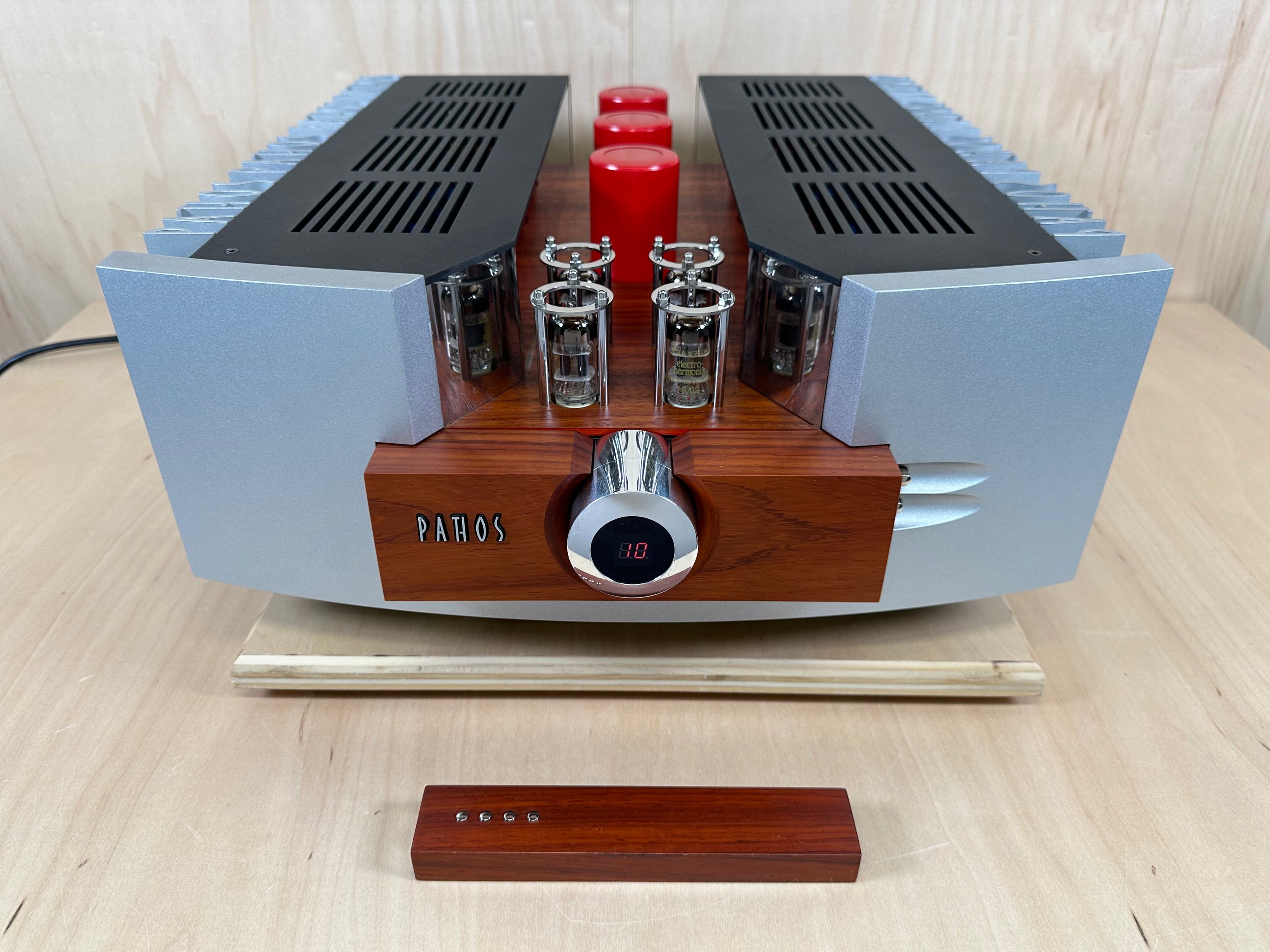 PATHOS INPOL 2 Hybrid Tube Integrated Stereo Amplifier