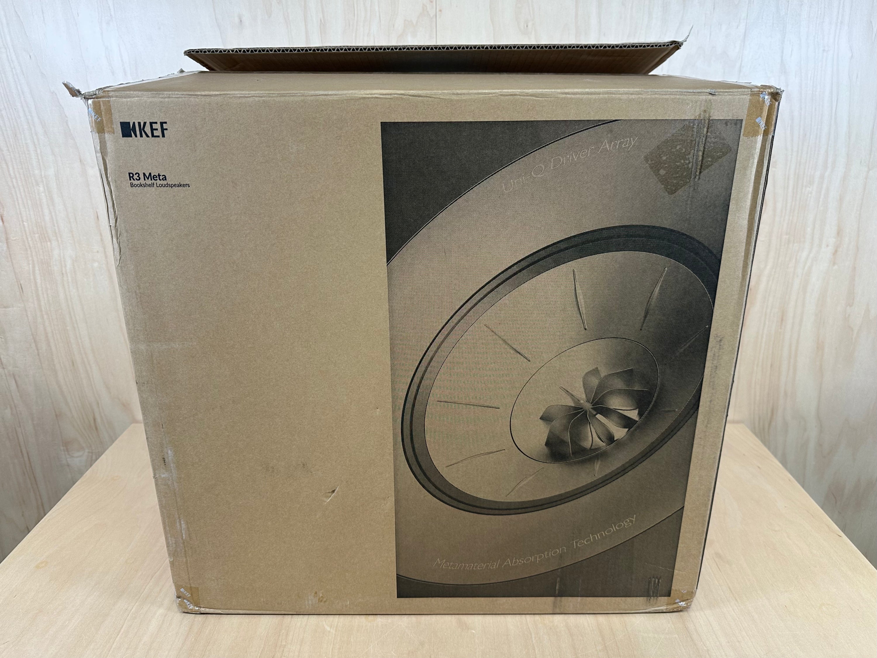 KEF R3 Speakers in Gloss White (NOT META)