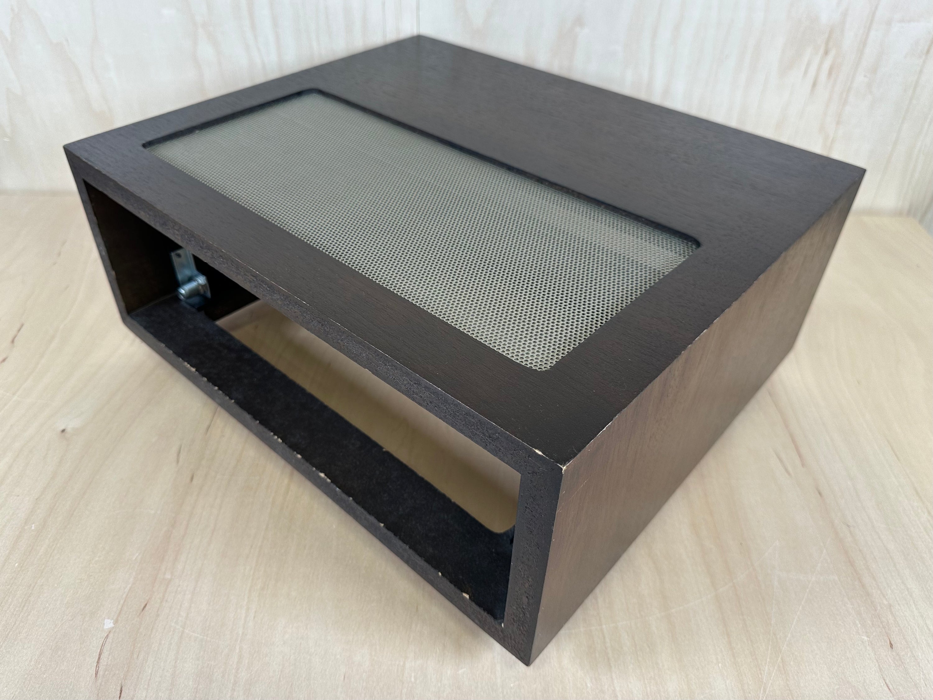 Mcintosh L52 Cabinet w/Panlocs Originally used with a  C28