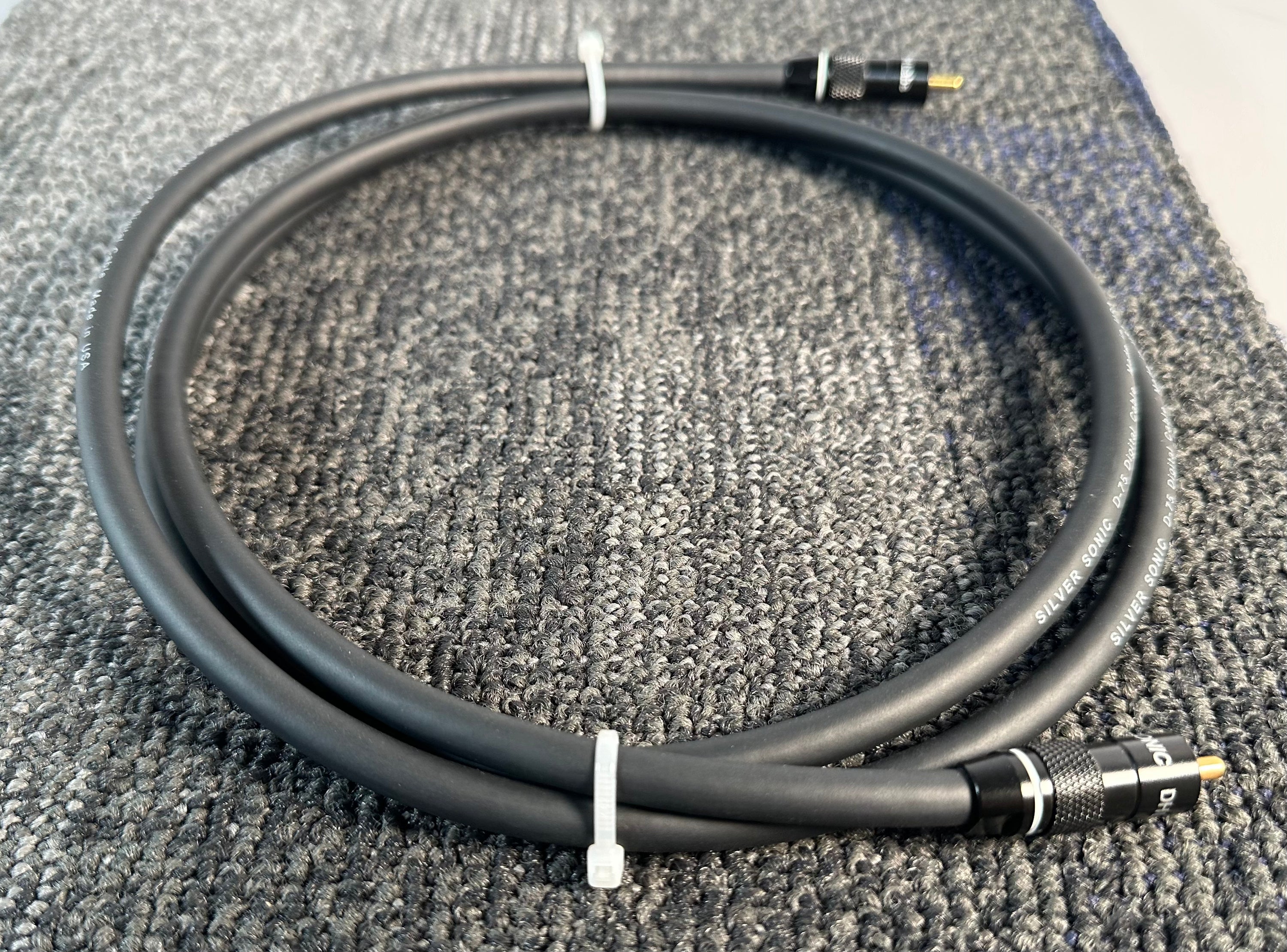 DH Labs Silver Sonic D-75 Digital Coax Audio Cable RCA To RCA 1.5 Meter