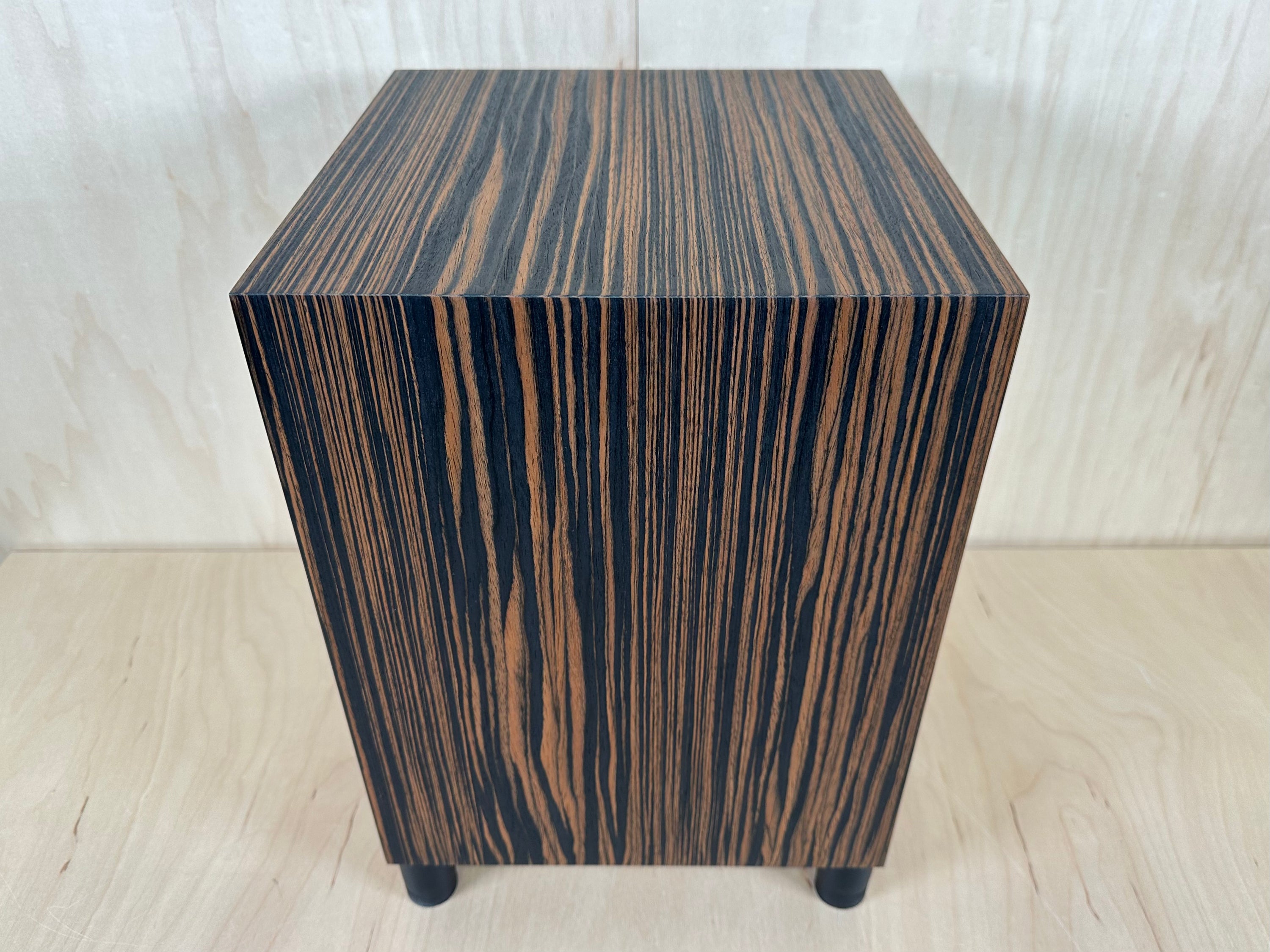 Omega Speaker Systems Deep Hemp 8 Macassar Ebony 2022 Subwoofer