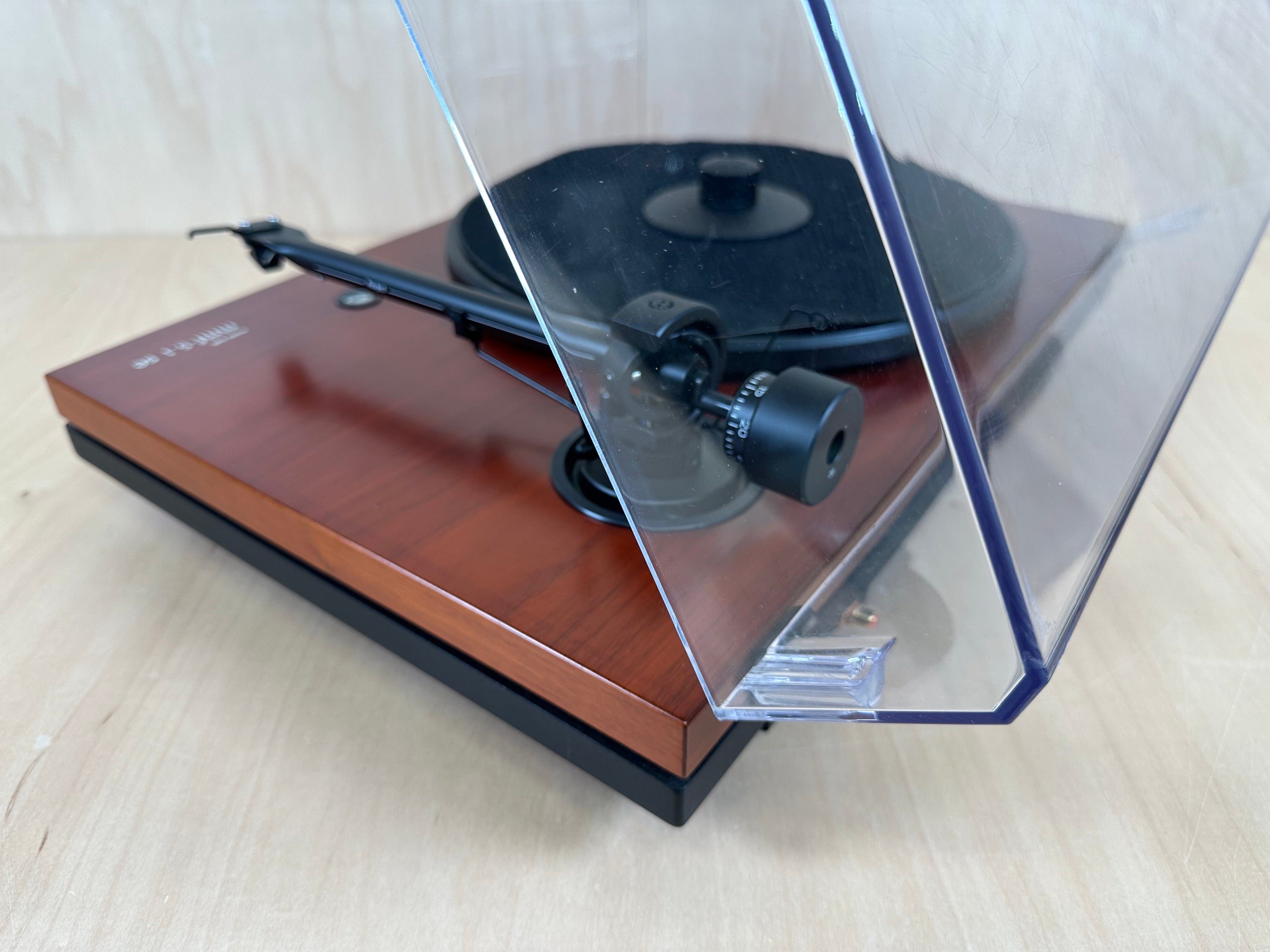 Music Hall mmf-5.1 SE Turntable w/Goldring 1022GX Cartridge