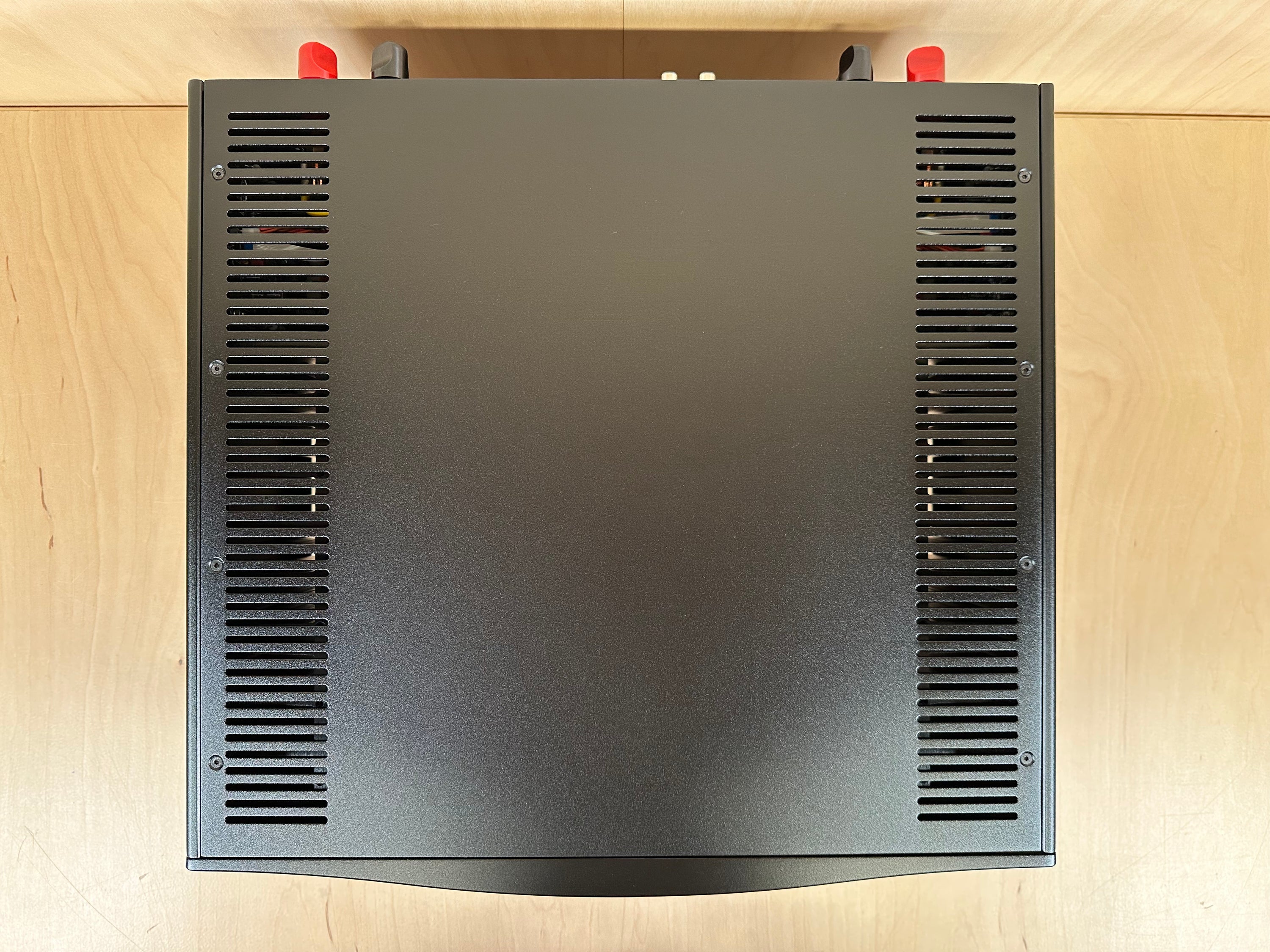 Hegel H590 Flagship Integrated Amp w/Remote and Original Box