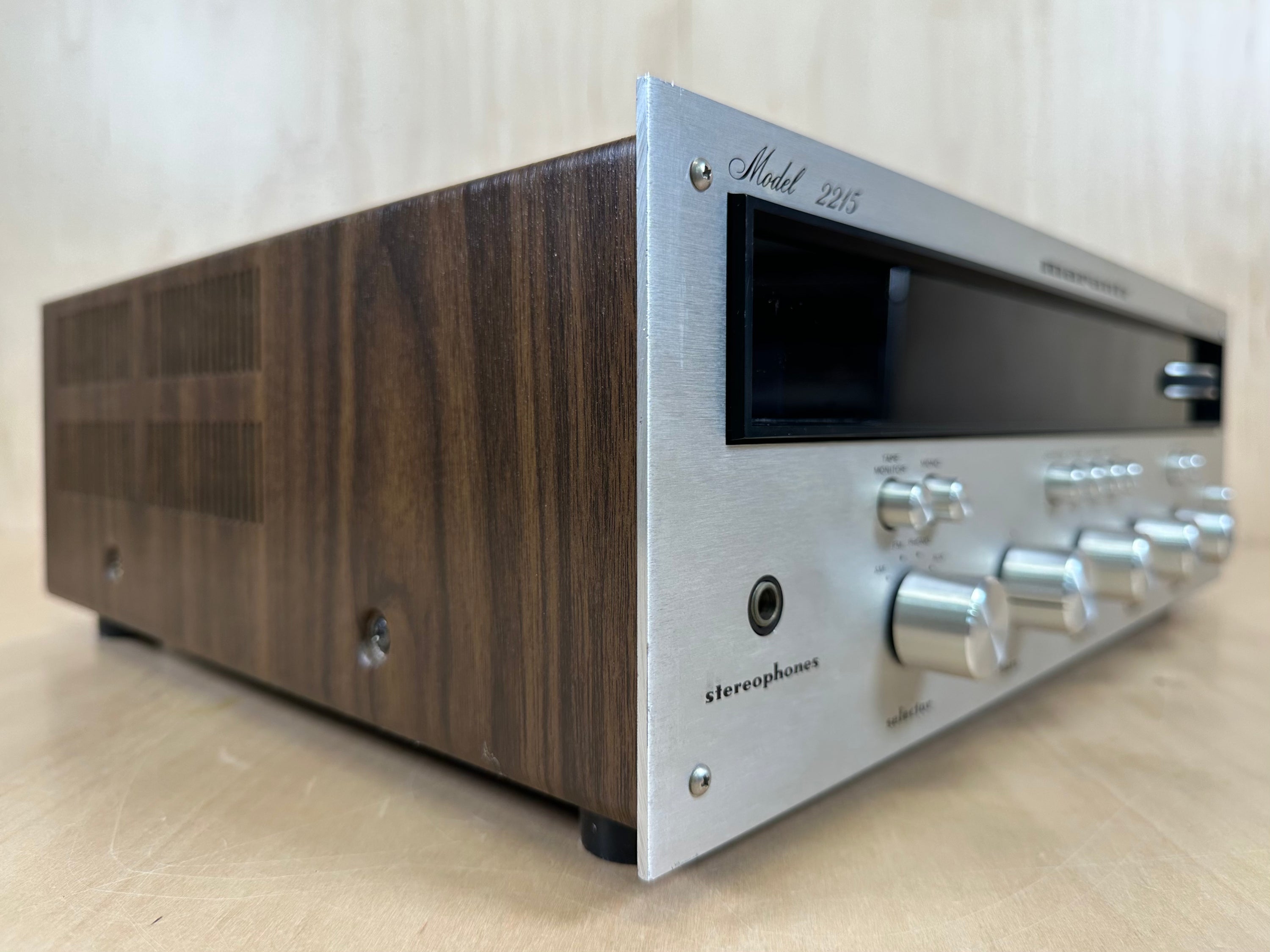 Marantz Model 2215 Receiver
