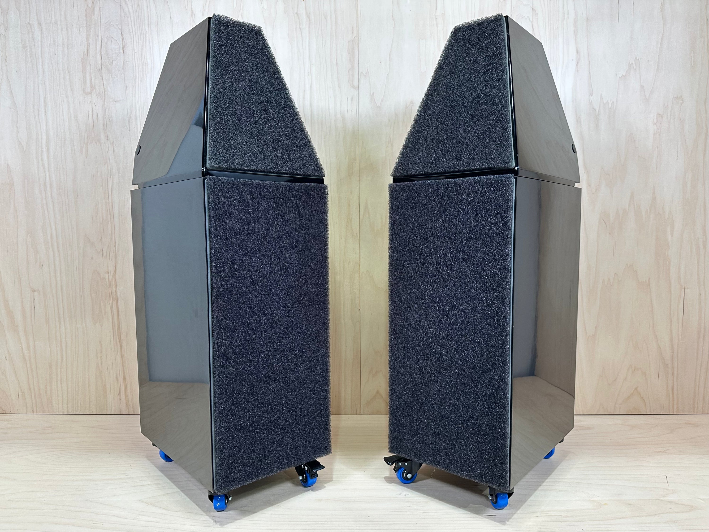 Wilson Audio Watt Puppy 5 w/Crates