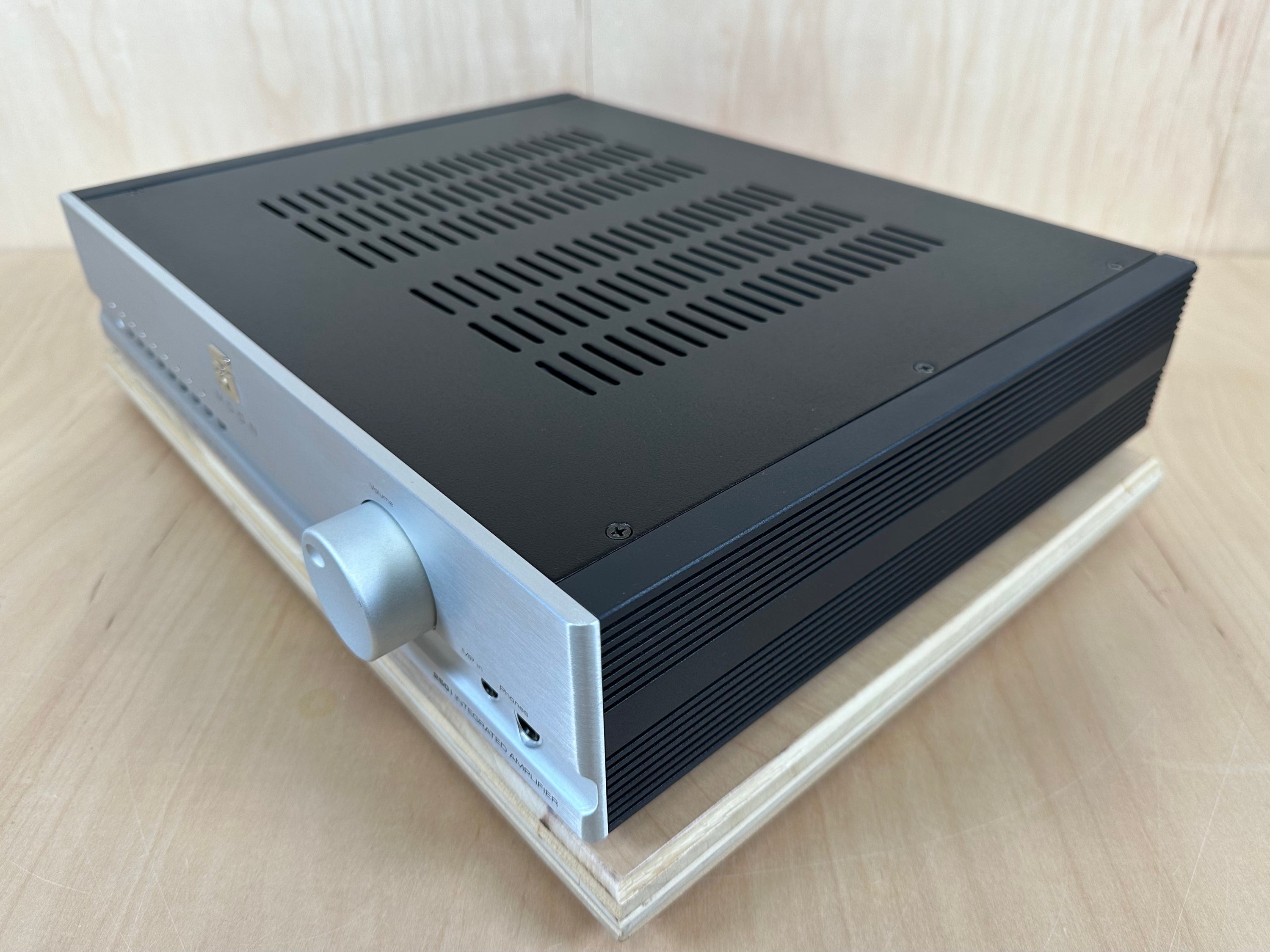 Simaudio Moon 250i Integrated Amplifier