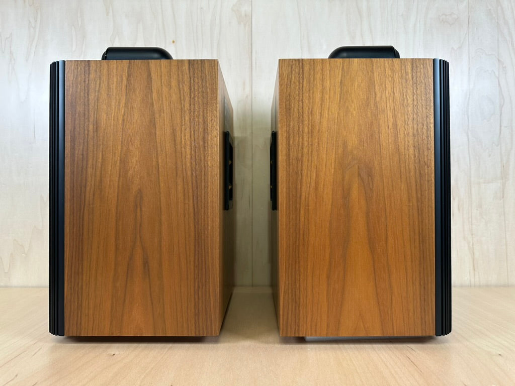 B&W Bowers and Wilkins 805 Matrix Speakers w/consecutive serial numbers