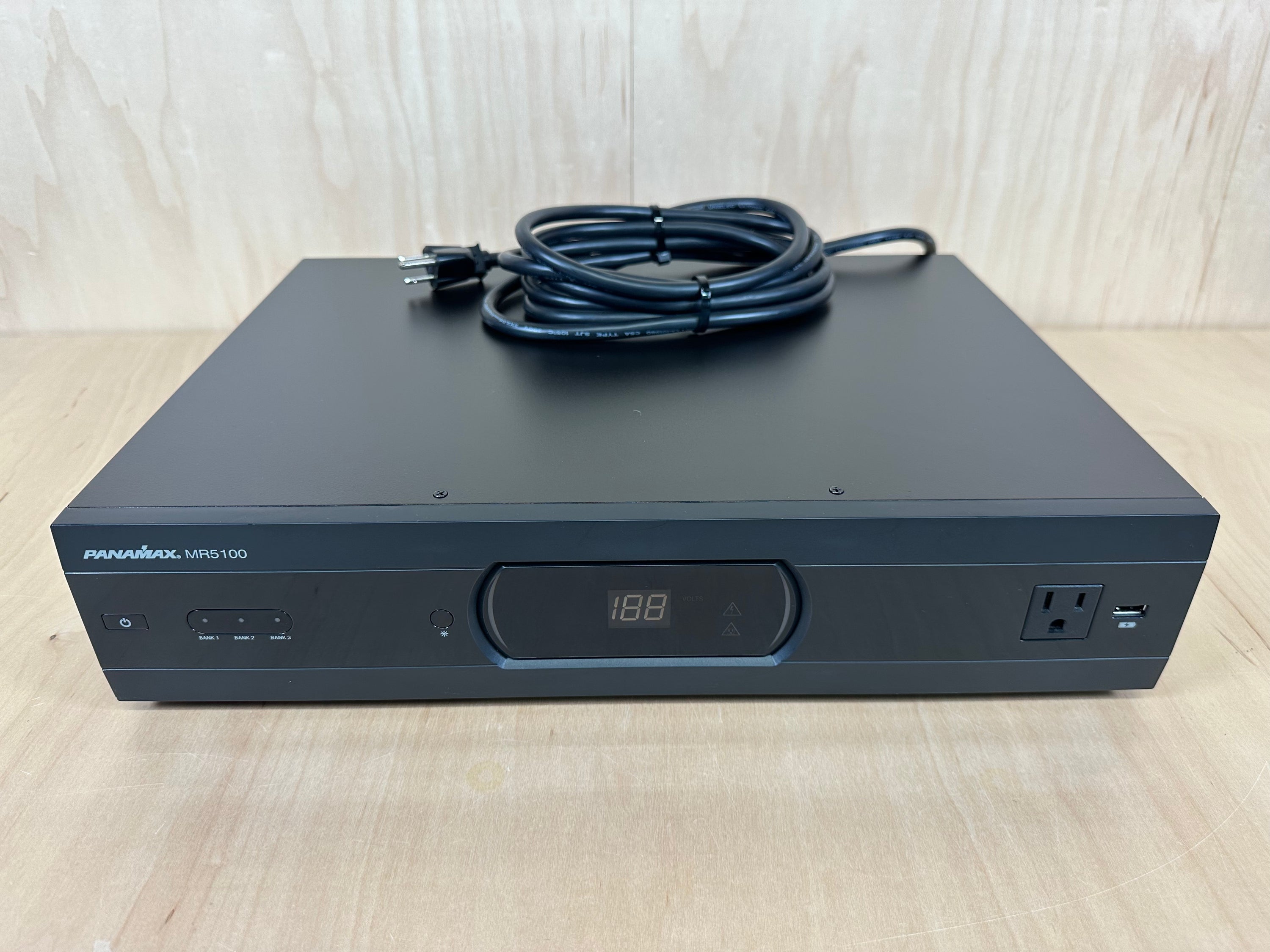 Panamax MR-5100 Power Conditioner