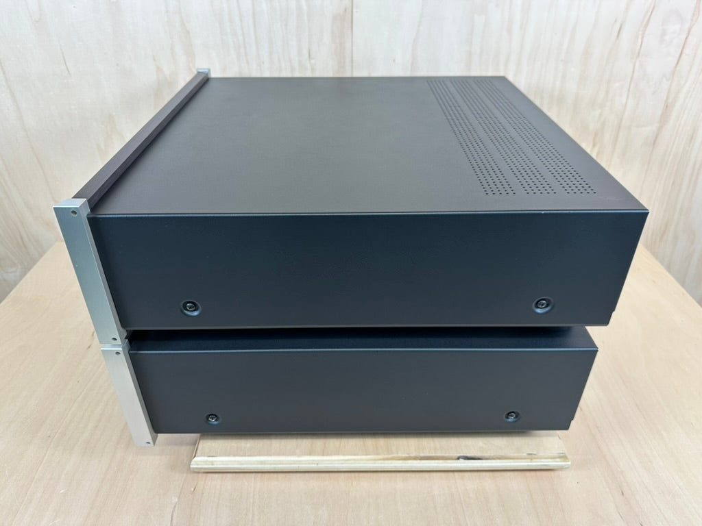 McIntosh C200 Preamplifier and Controller