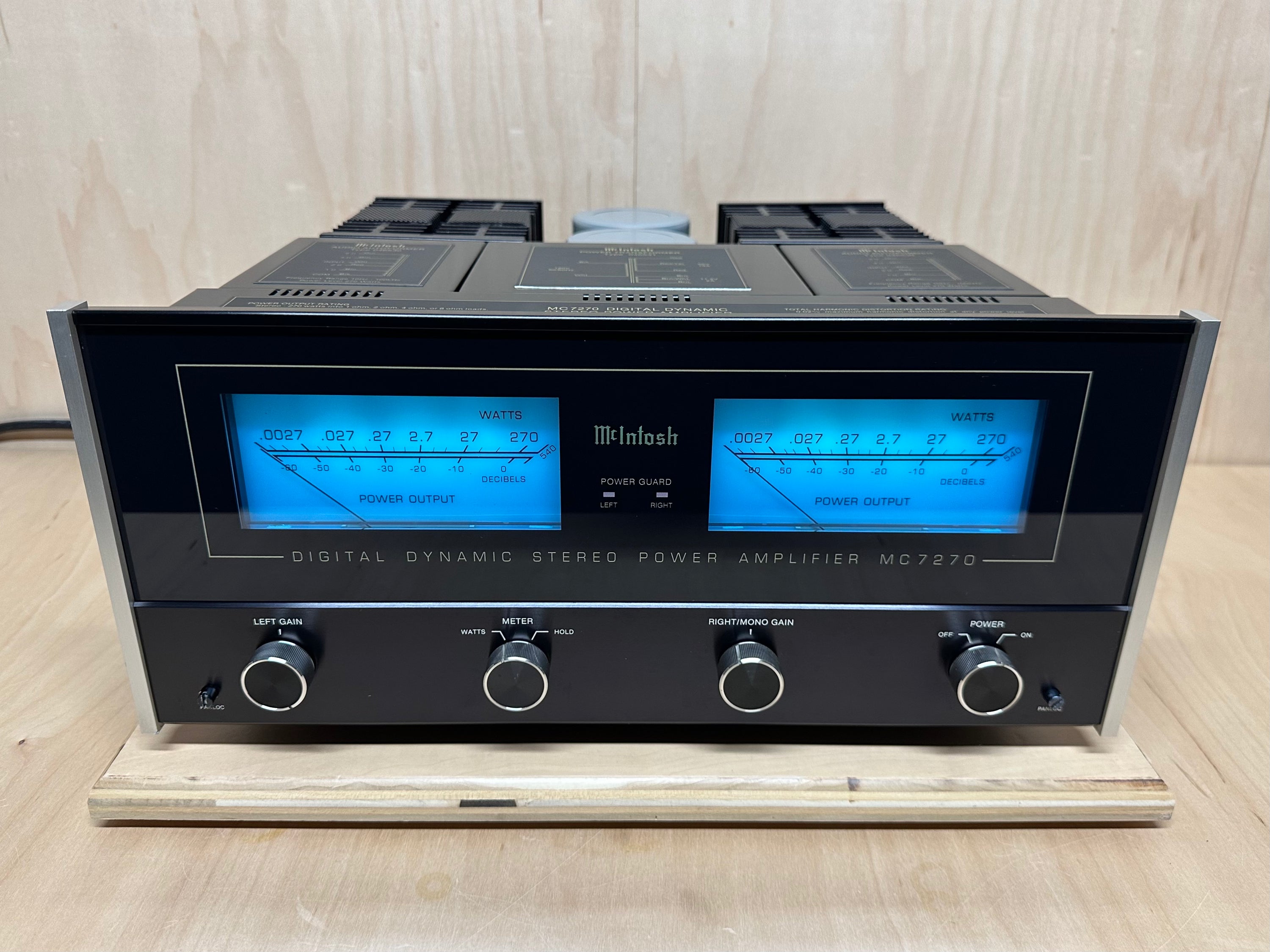 McIntosh MC7270 Digital Dynamic Stereo Power Amplifier