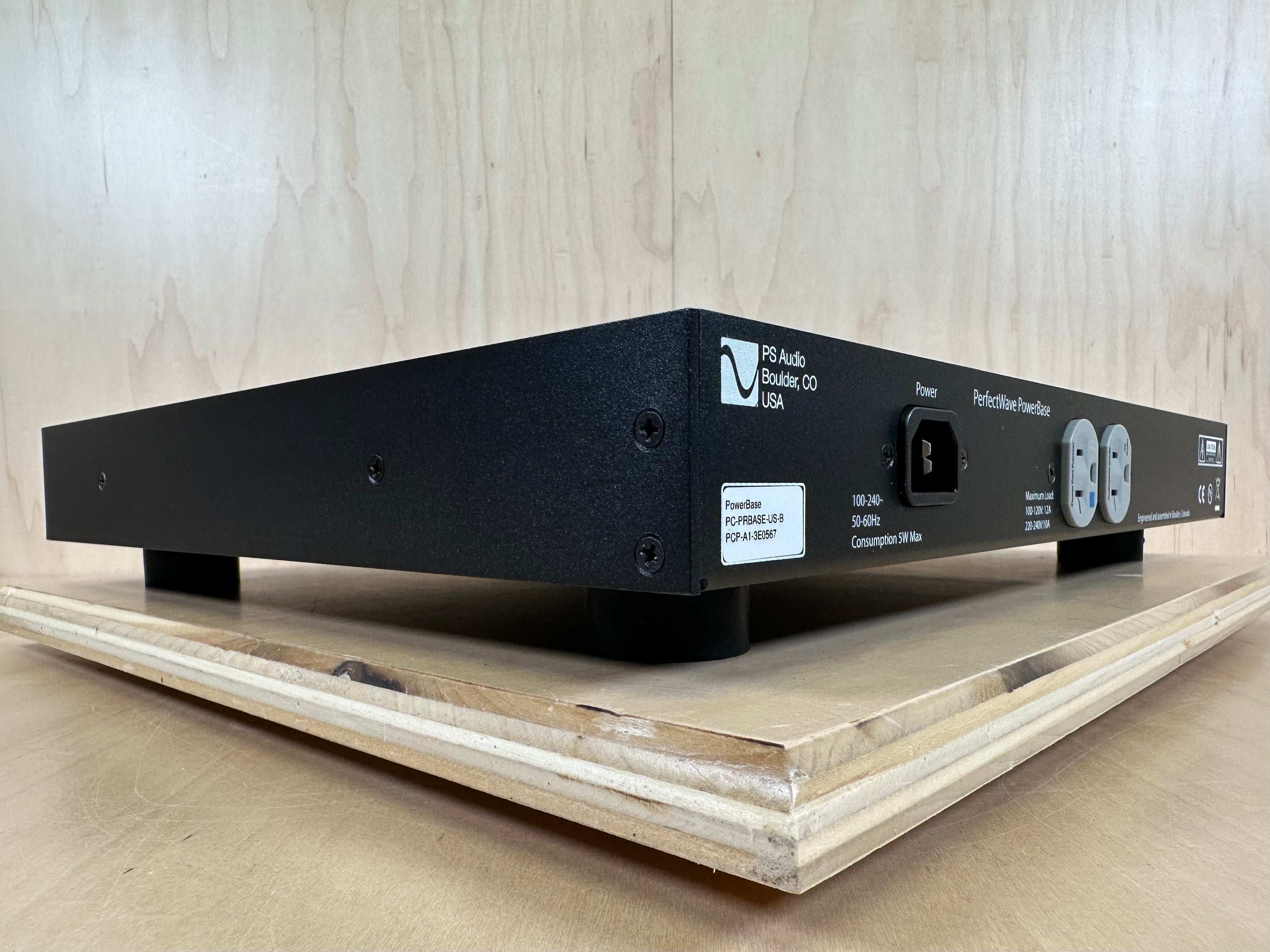 PS Audio PerfectWave PowerBase w/Factory Box