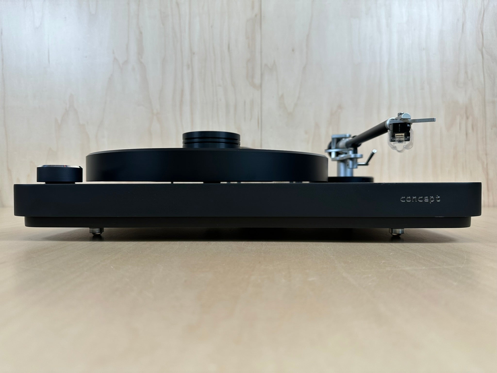 Clearaudio Concept Black Turntable w/Performer V2 Cartridge & MCRU Linear Power Supply and Dust Cover