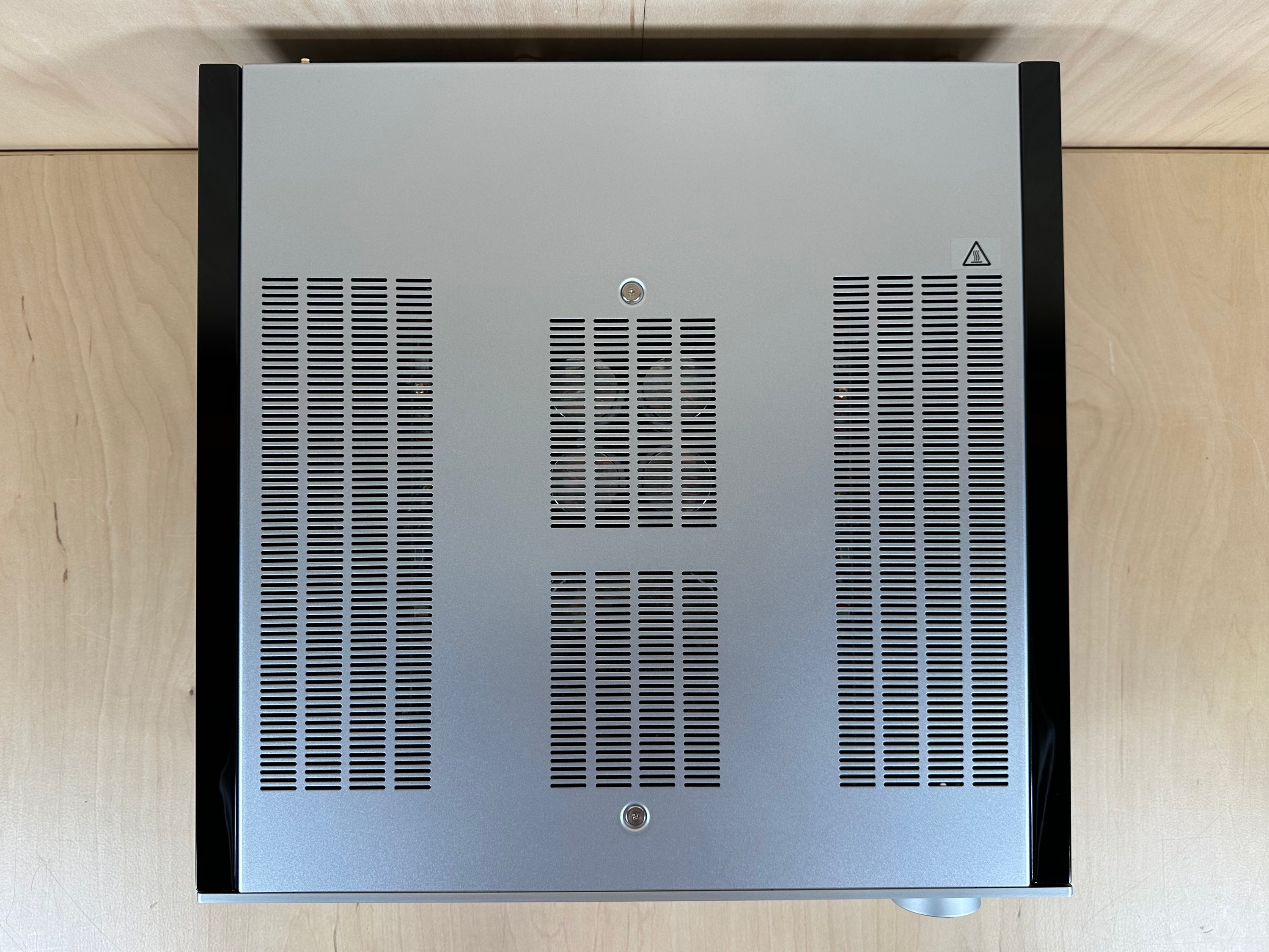 Yamaha R-N2000A Receiver