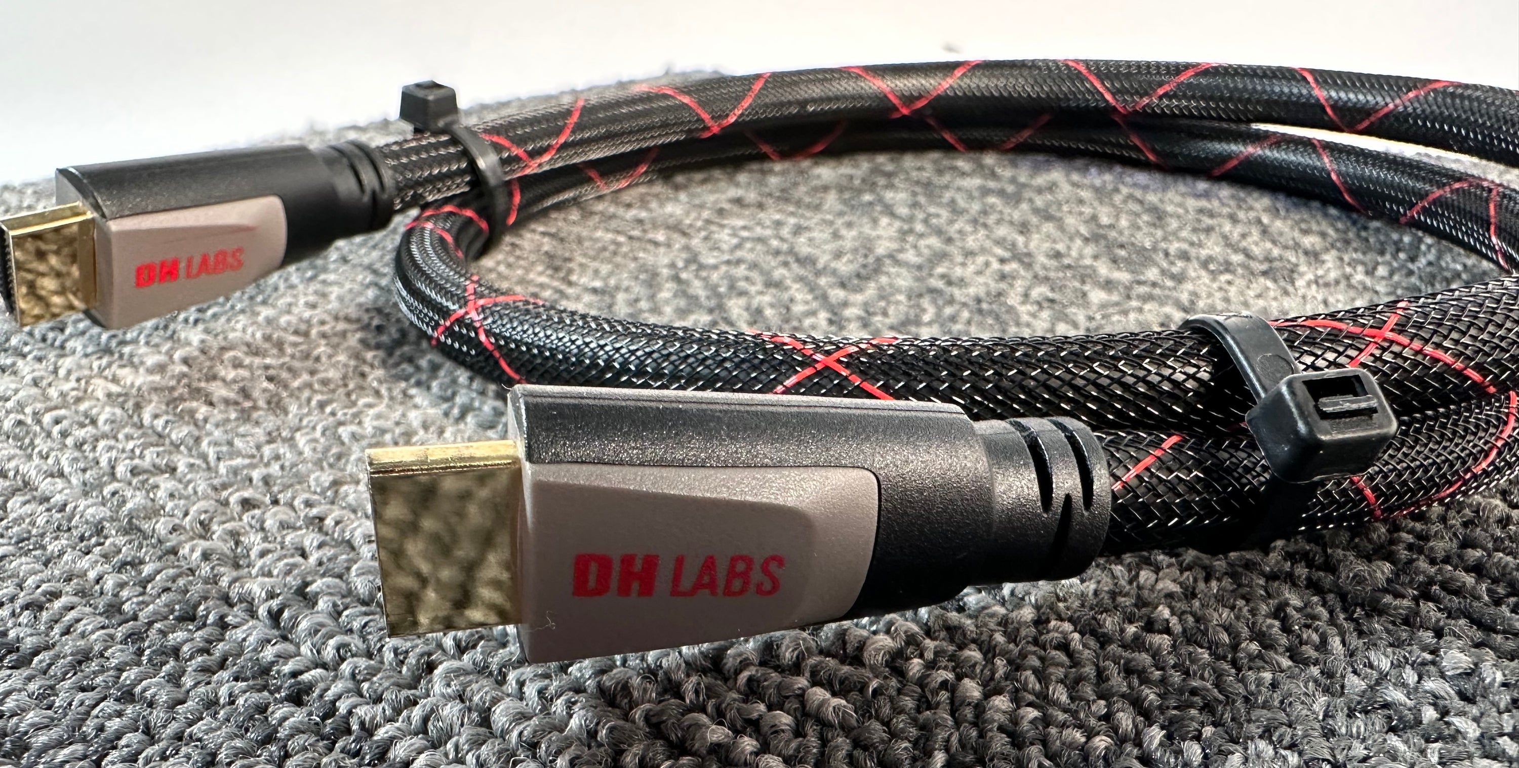 DH Labs Silver Sonic High Performance 2.0b HDMI Cable 1 Meter