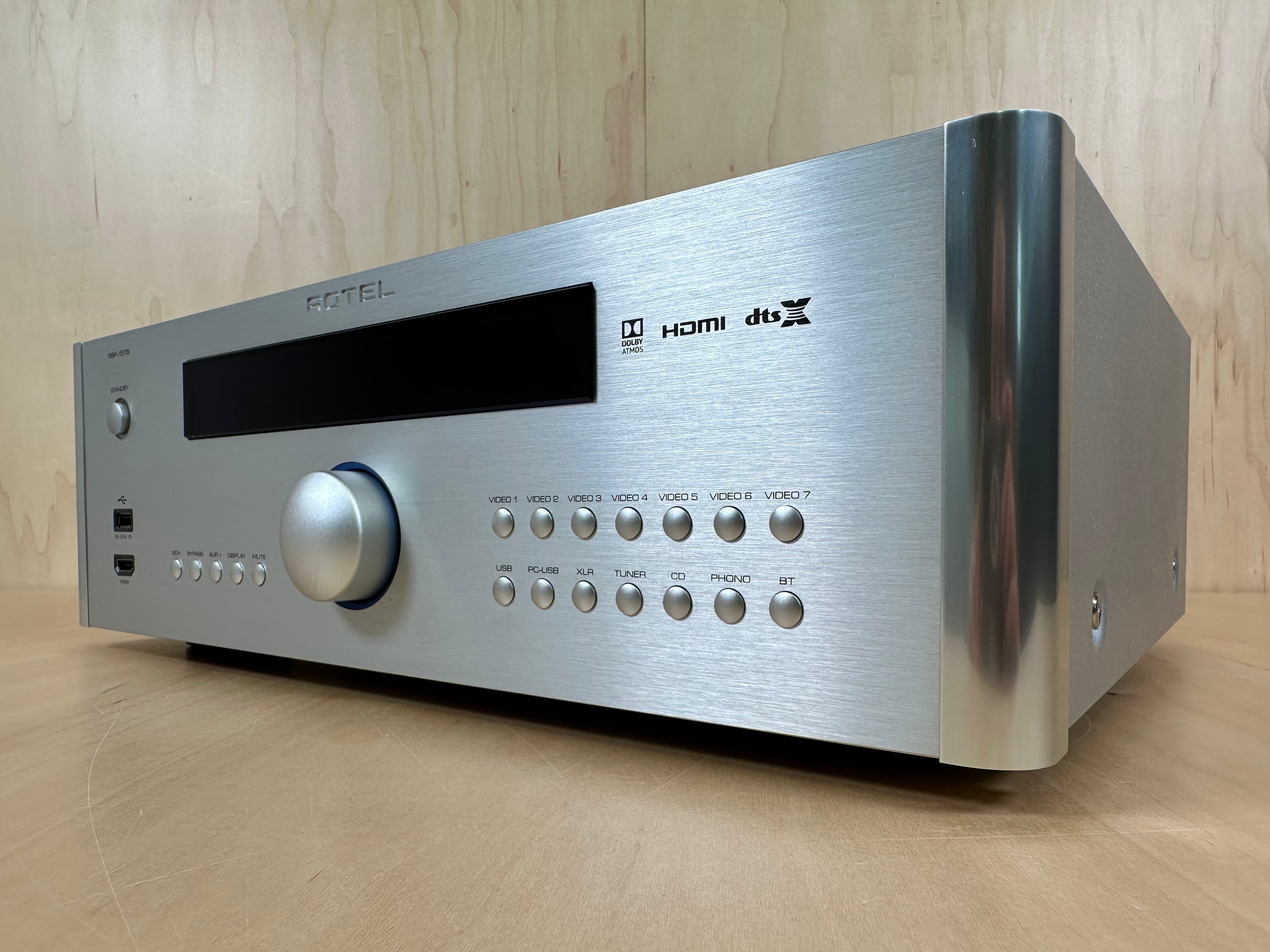 Rotel RSP-1576 Preamplifier Surround Sound Processor w/Box and Remote Silver