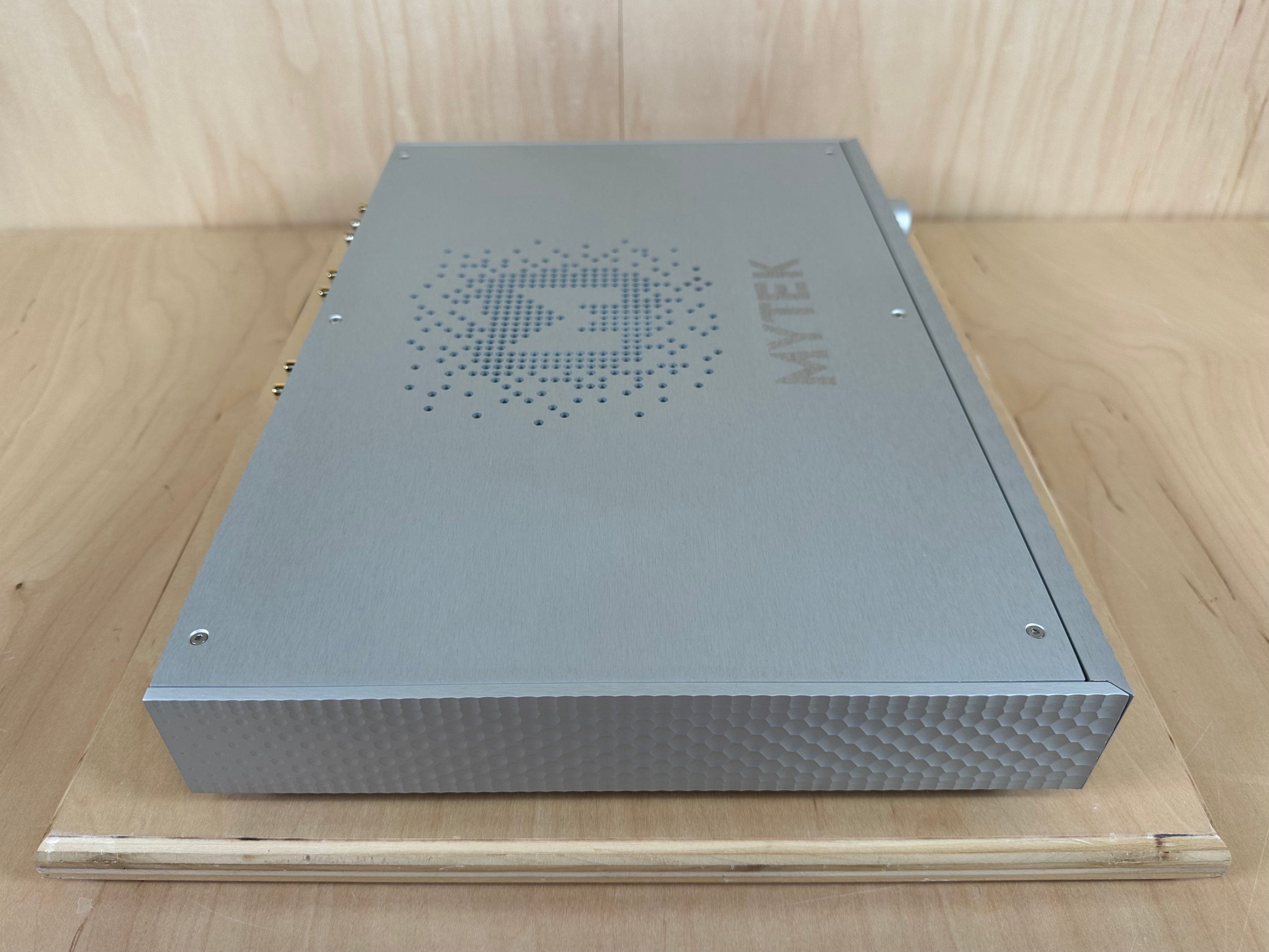 MYTEK Manhattan II DAC - Preamplifier - Headphone amp w/New LED Display