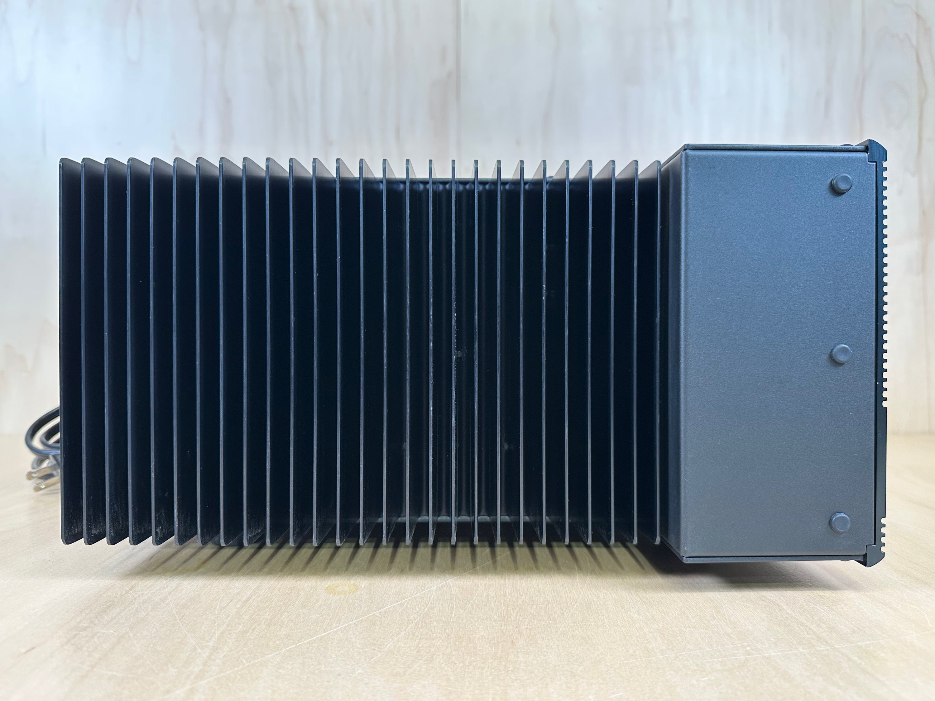 ADCOM GFA 5500 Power Amplifier