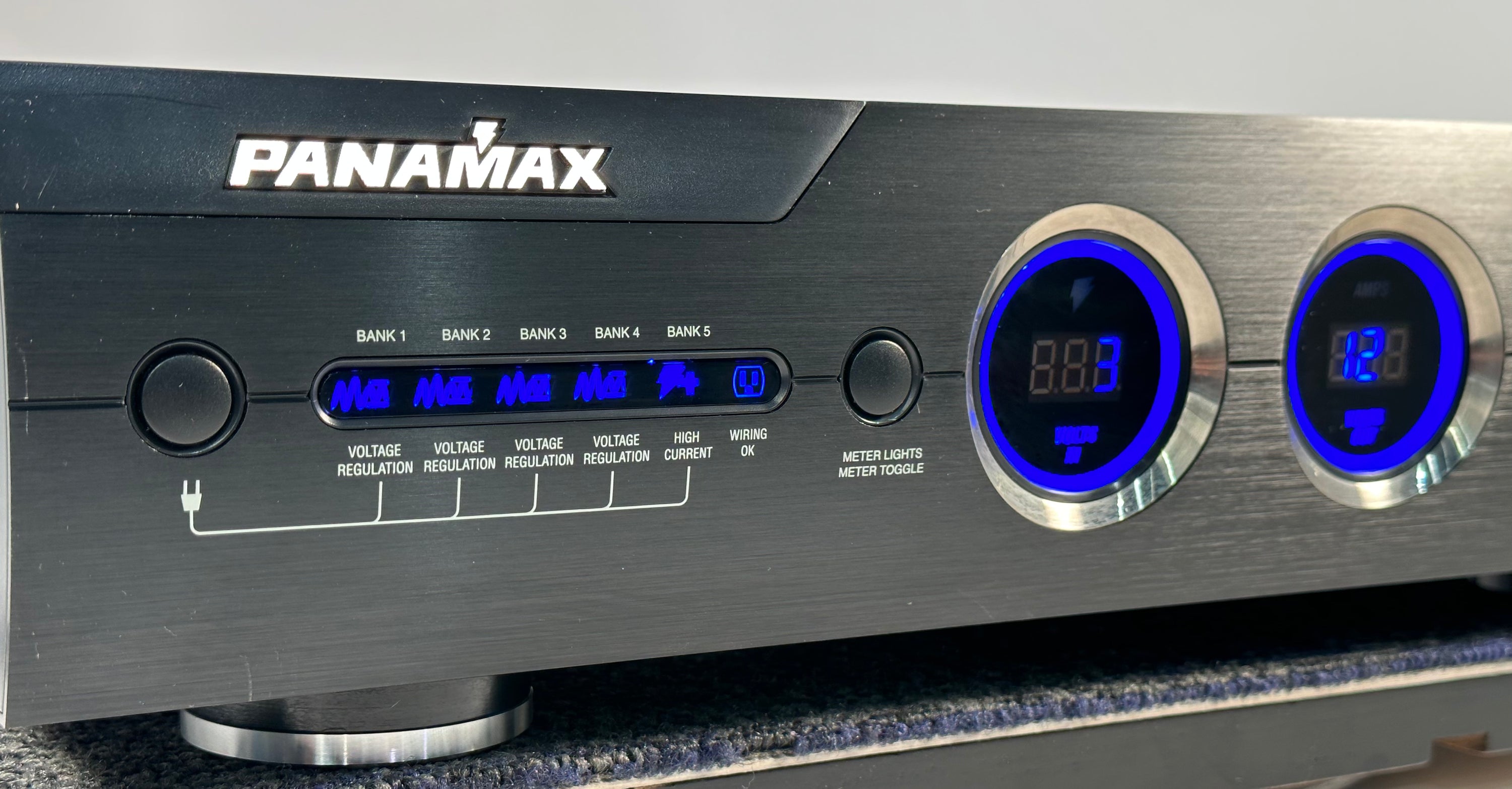 Panamax M5400-PM 11 Outlet Home Theater Power Conditioner