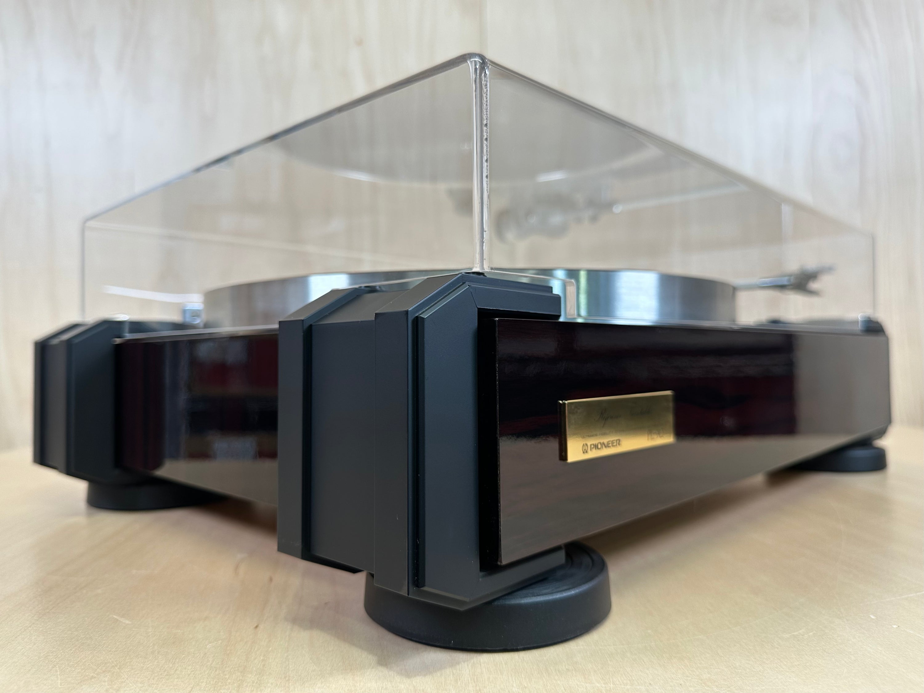 Pioneer Reference Turntable PL-90