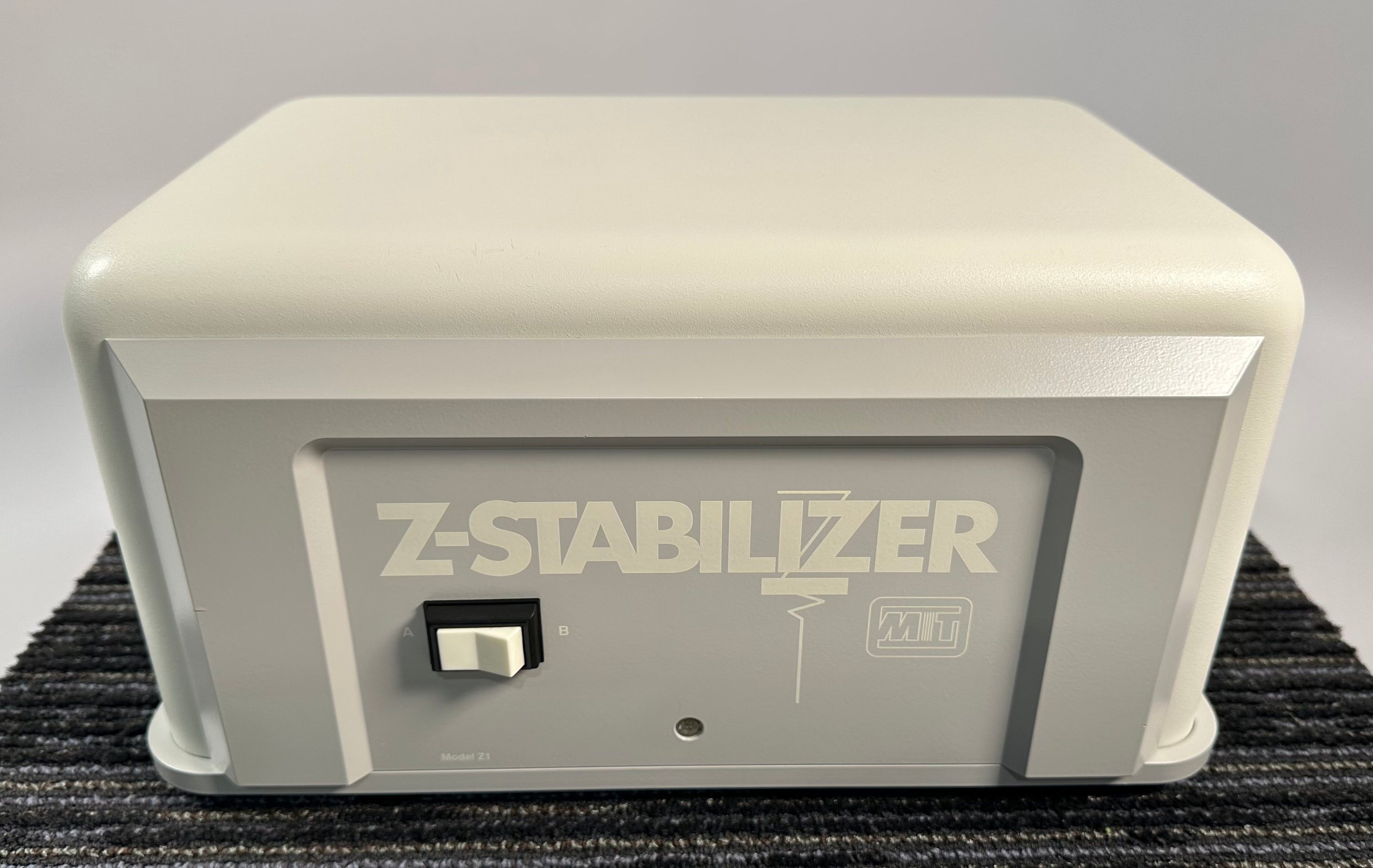 MIT Z-STABILIZER Line Conditioner