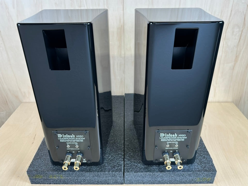 Mcintosh XR50 Bookshelf Speakers w/Factory Boxes