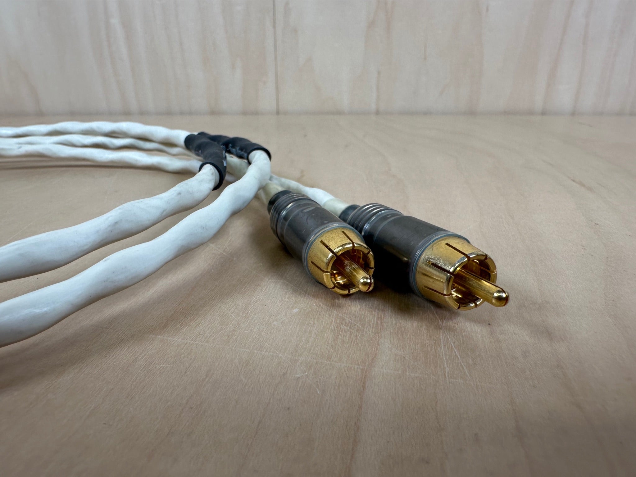 Synergistic Research Alpha Sterling RCA Interconnects 1 Meter